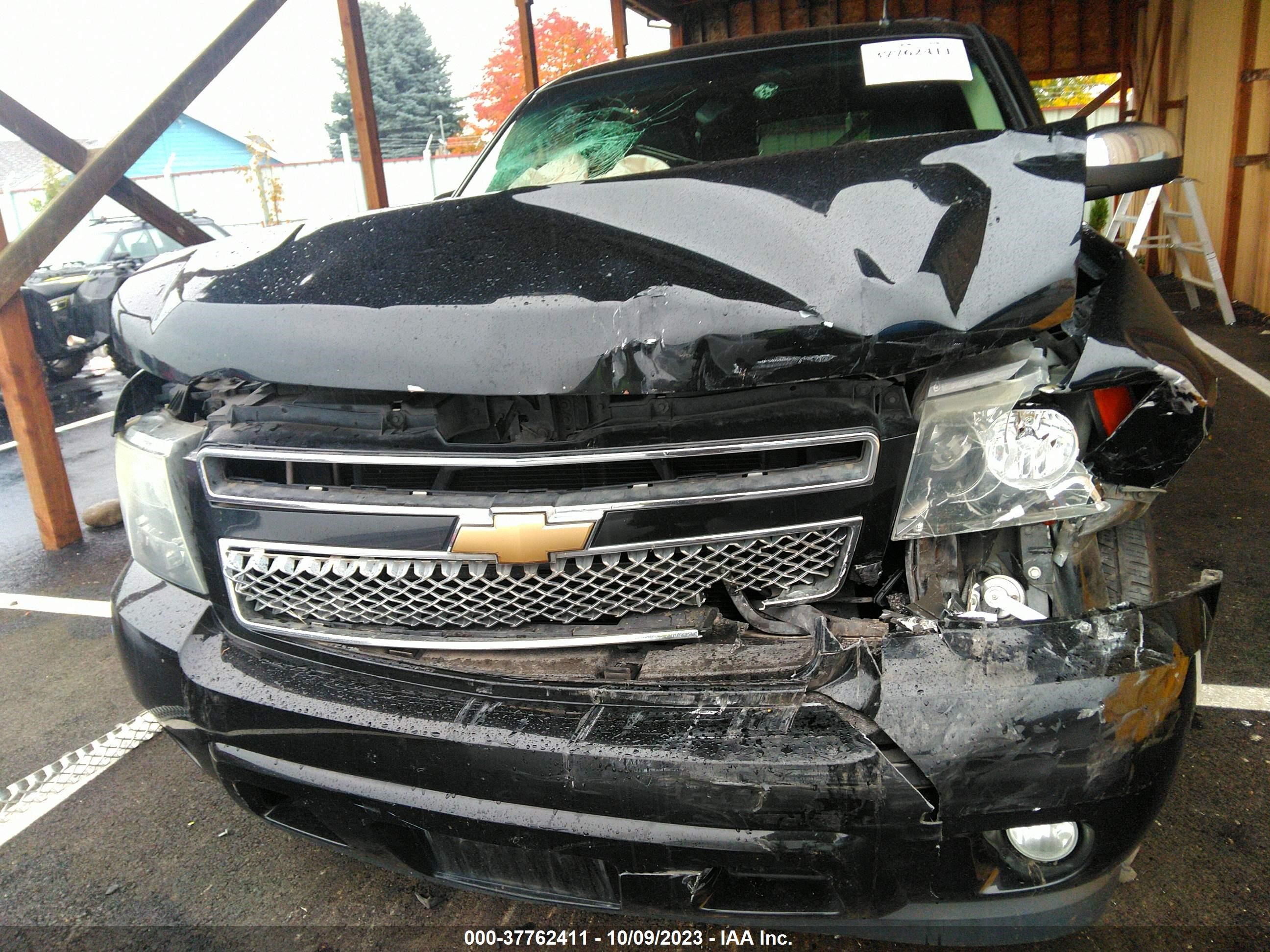 Photo 5 VIN: 1GNFC13018R120391 - CHEVROLET TAHOE 