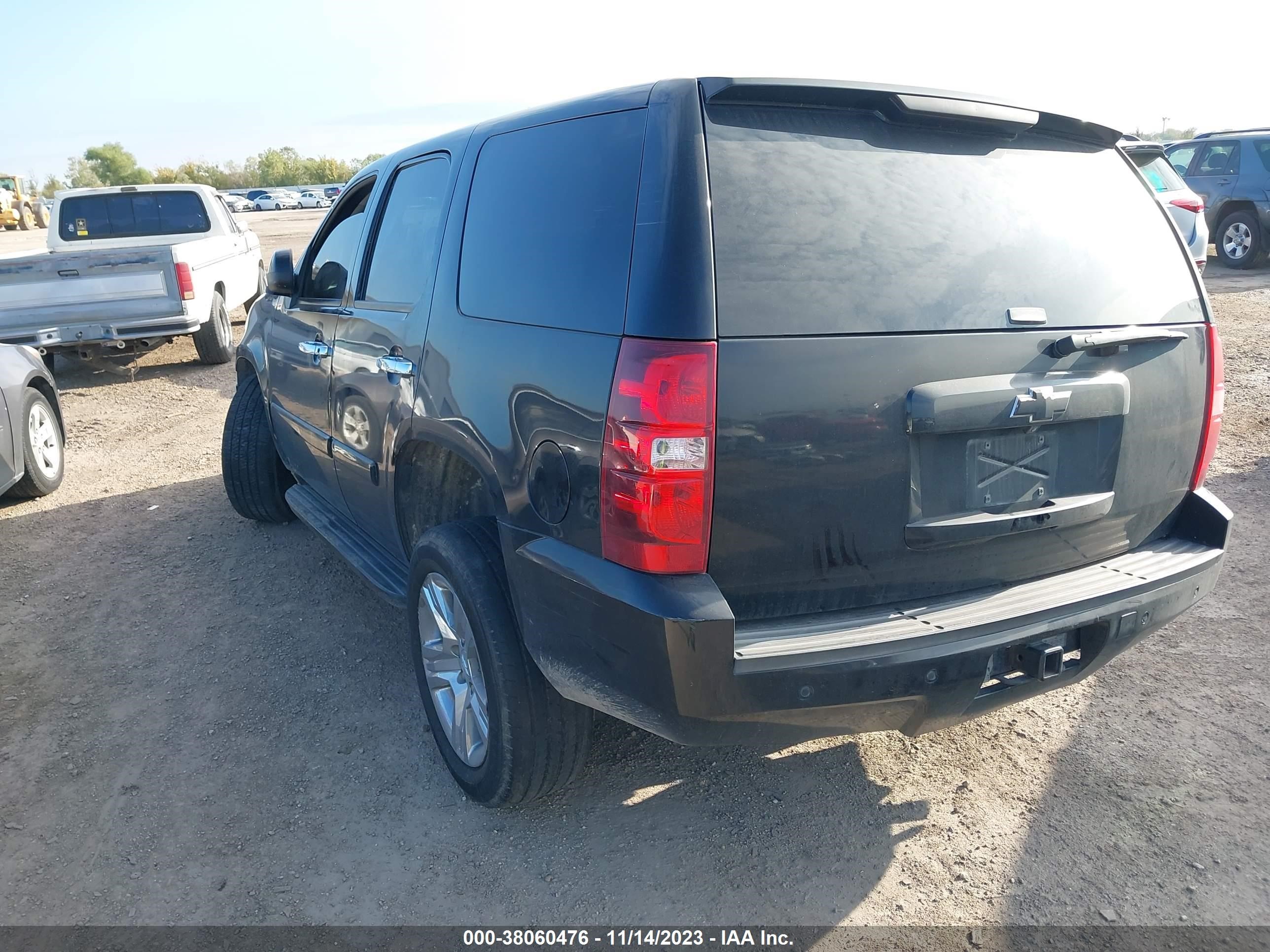 Photo 2 VIN: 1GNFC13018R170918 - CHEVROLET TAHOE 