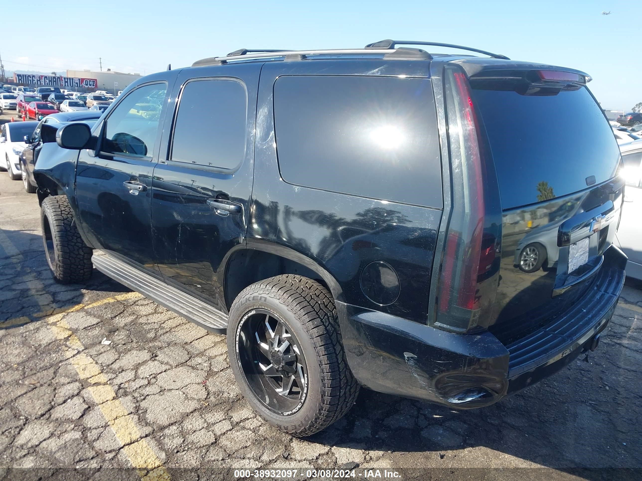 Photo 2 VIN: 1GNFC13027R173017 - CHEVROLET TAHOE 