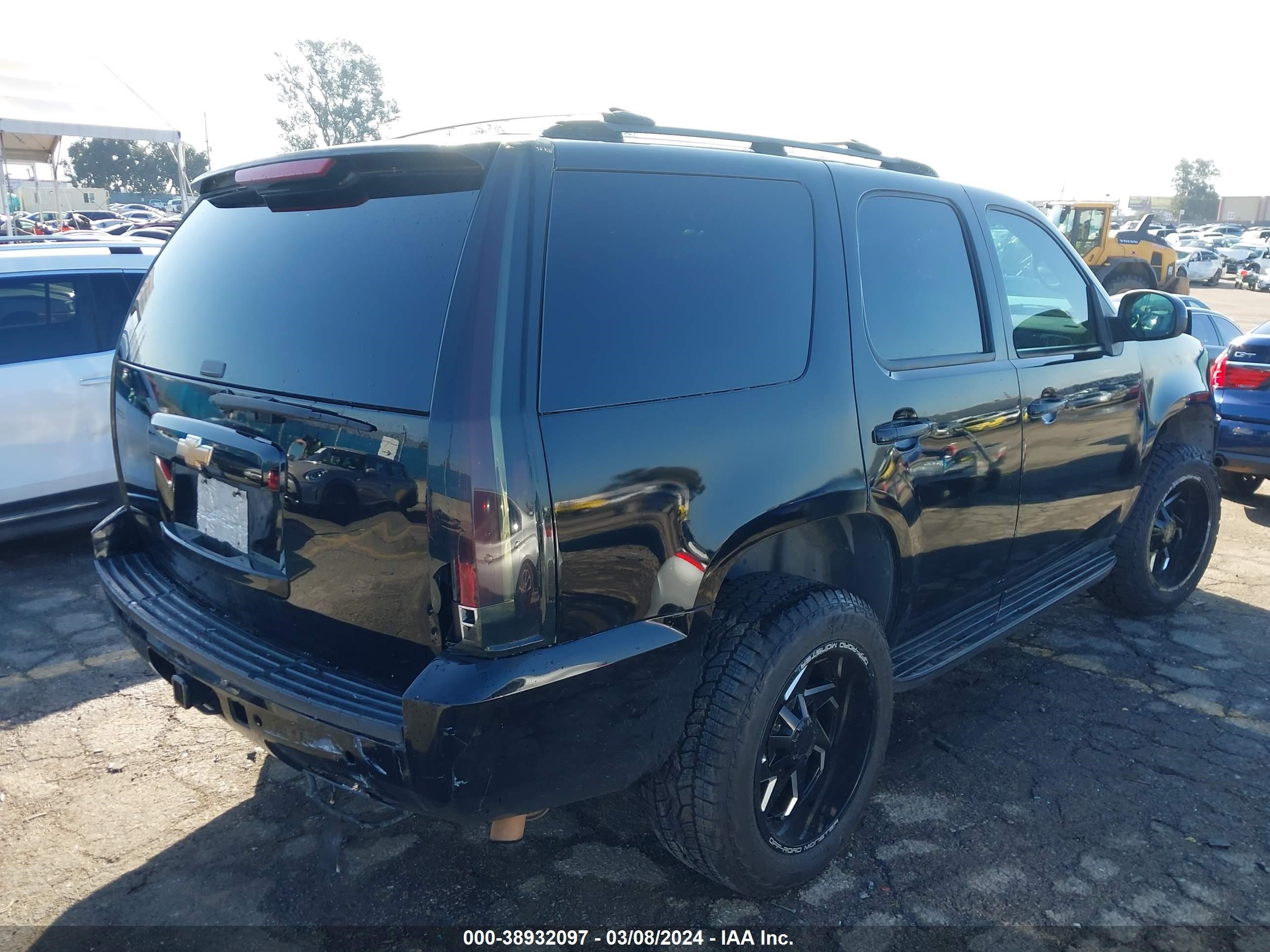 Photo 3 VIN: 1GNFC13027R173017 - CHEVROLET TAHOE 