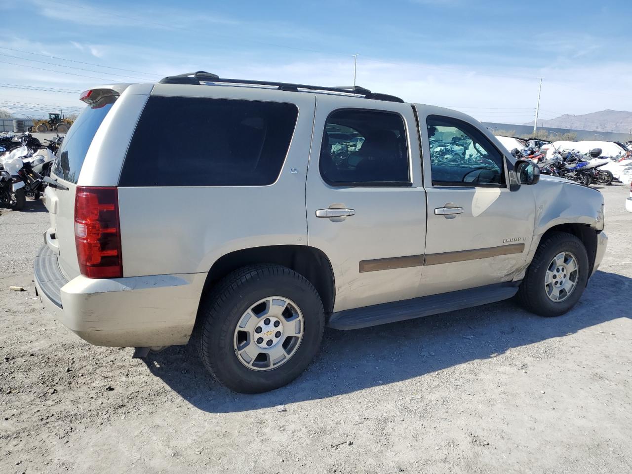 Photo 2 VIN: 1GNFC13027R186480 - CHEVROLET TAHOE 