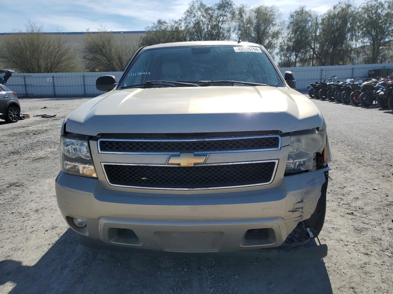 Photo 4 VIN: 1GNFC13027R186480 - CHEVROLET TAHOE 