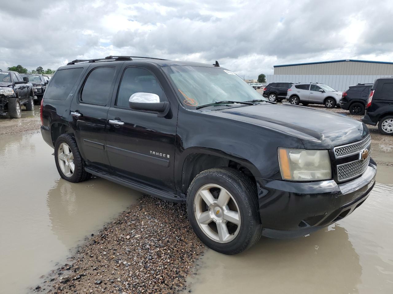 Photo 3 VIN: 1GNFC13027R302583 - CHEVROLET TAHOE 