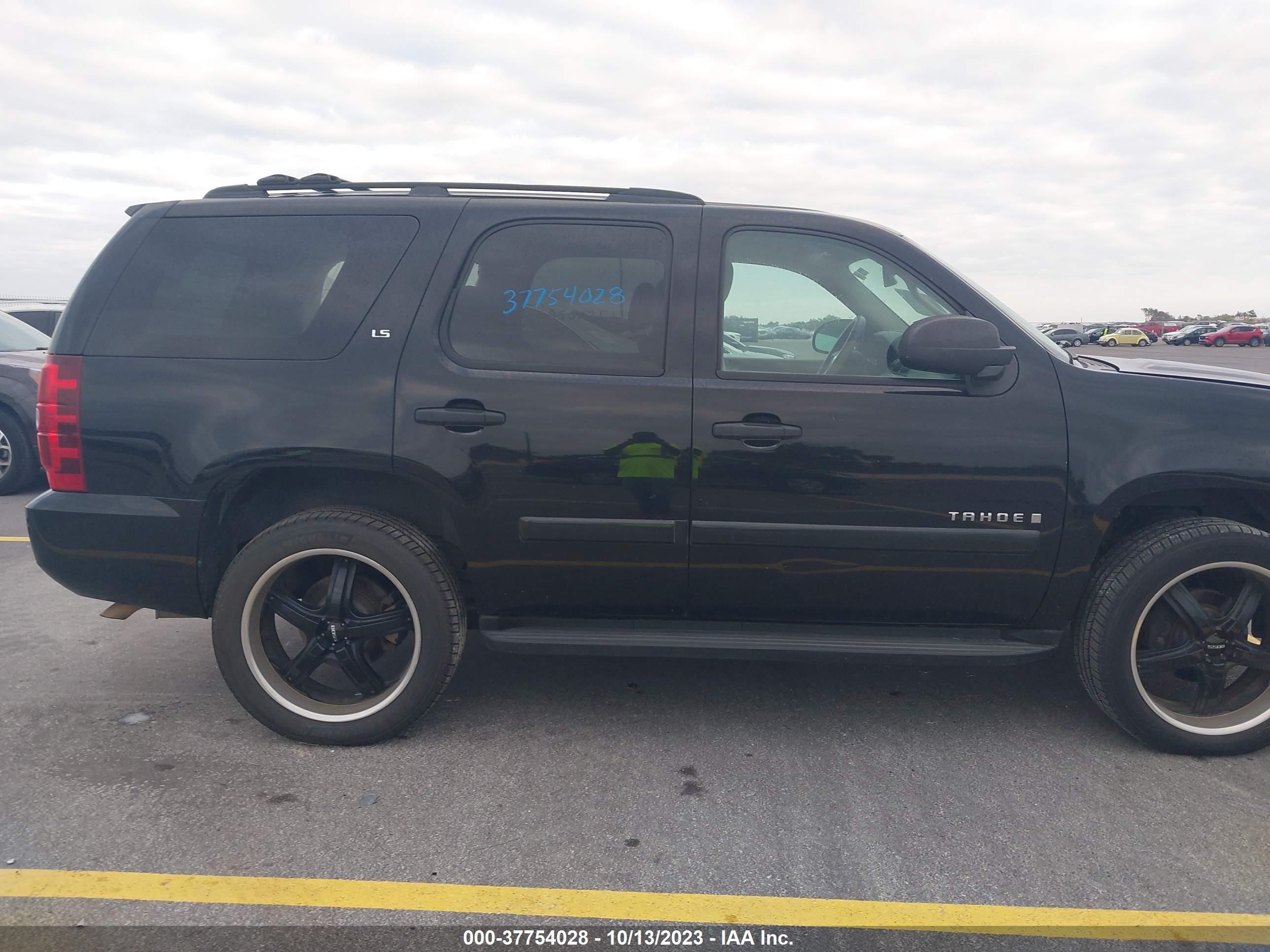 Photo 12 VIN: 1GNFC13027R366865 - CHEVROLET TAHOE 