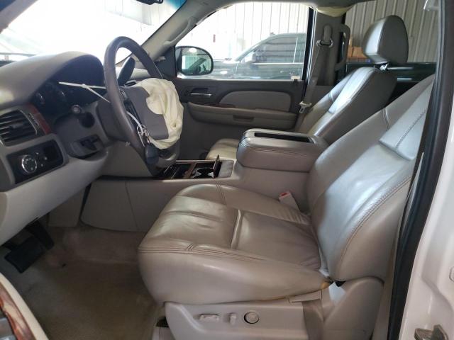 Photo 6 VIN: 1GNFC13037R294980 - CHEVROLET TAHOE 