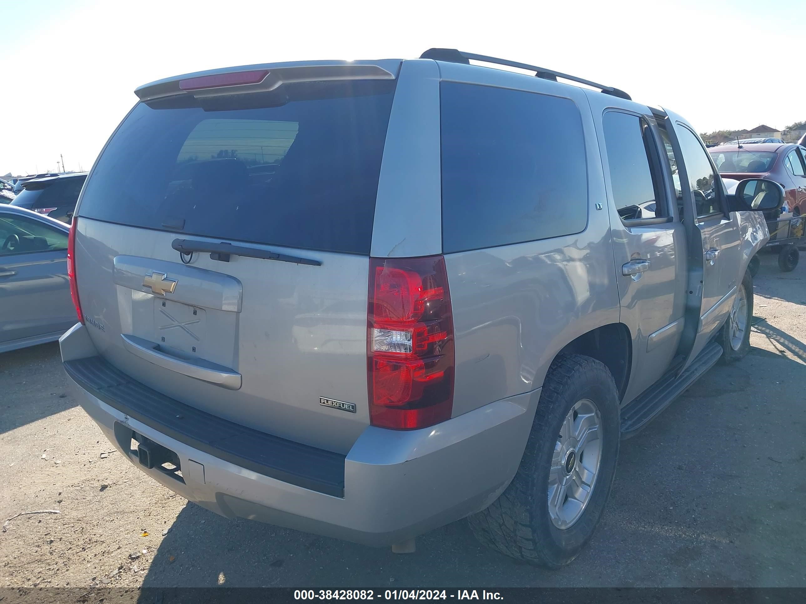 Photo 3 VIN: 1GNFC13047R253919 - CHEVROLET TAHOE 