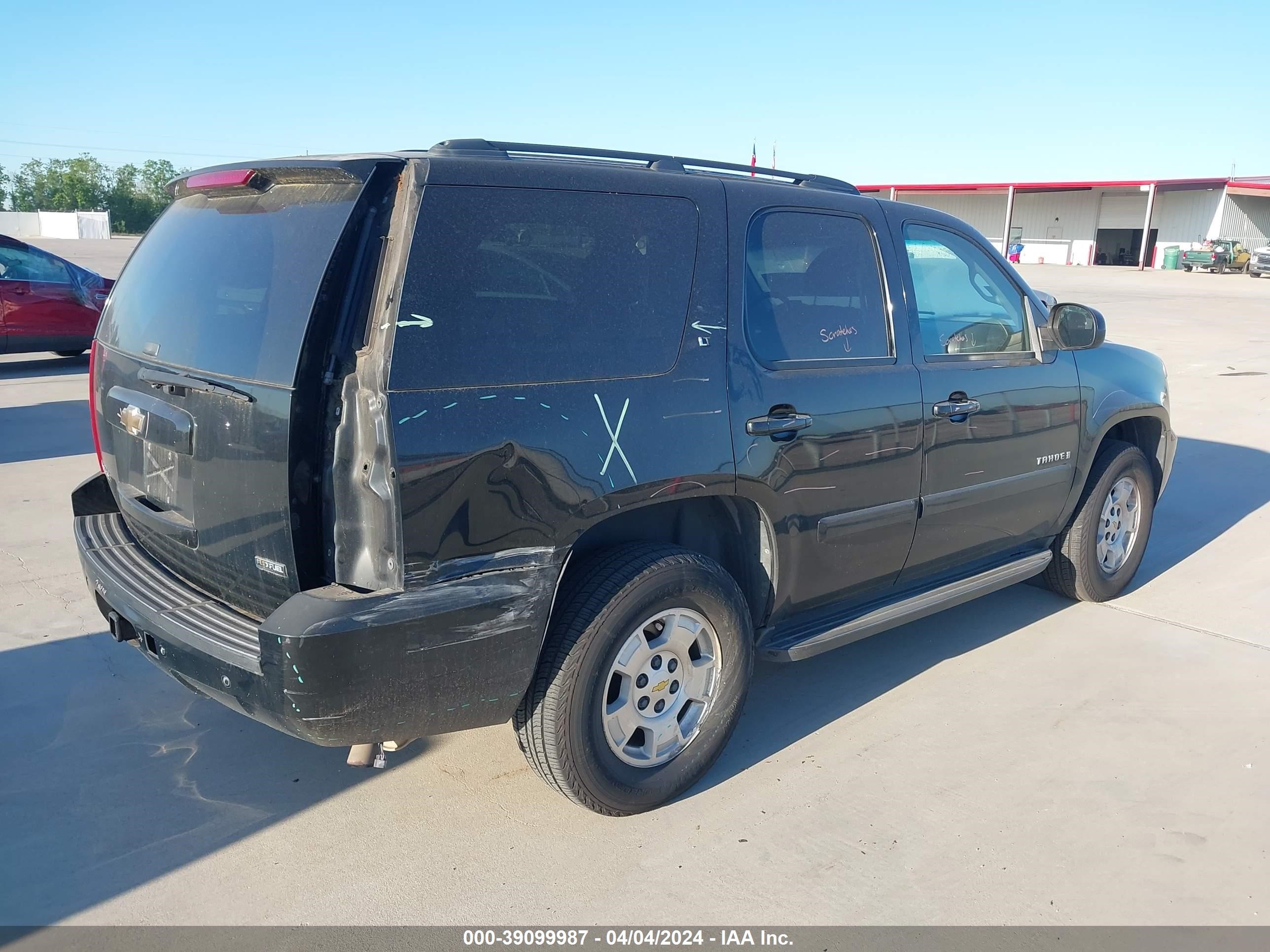 Photo 3 VIN: 1GNFC13058R141096 - CHEVROLET TAHOE 