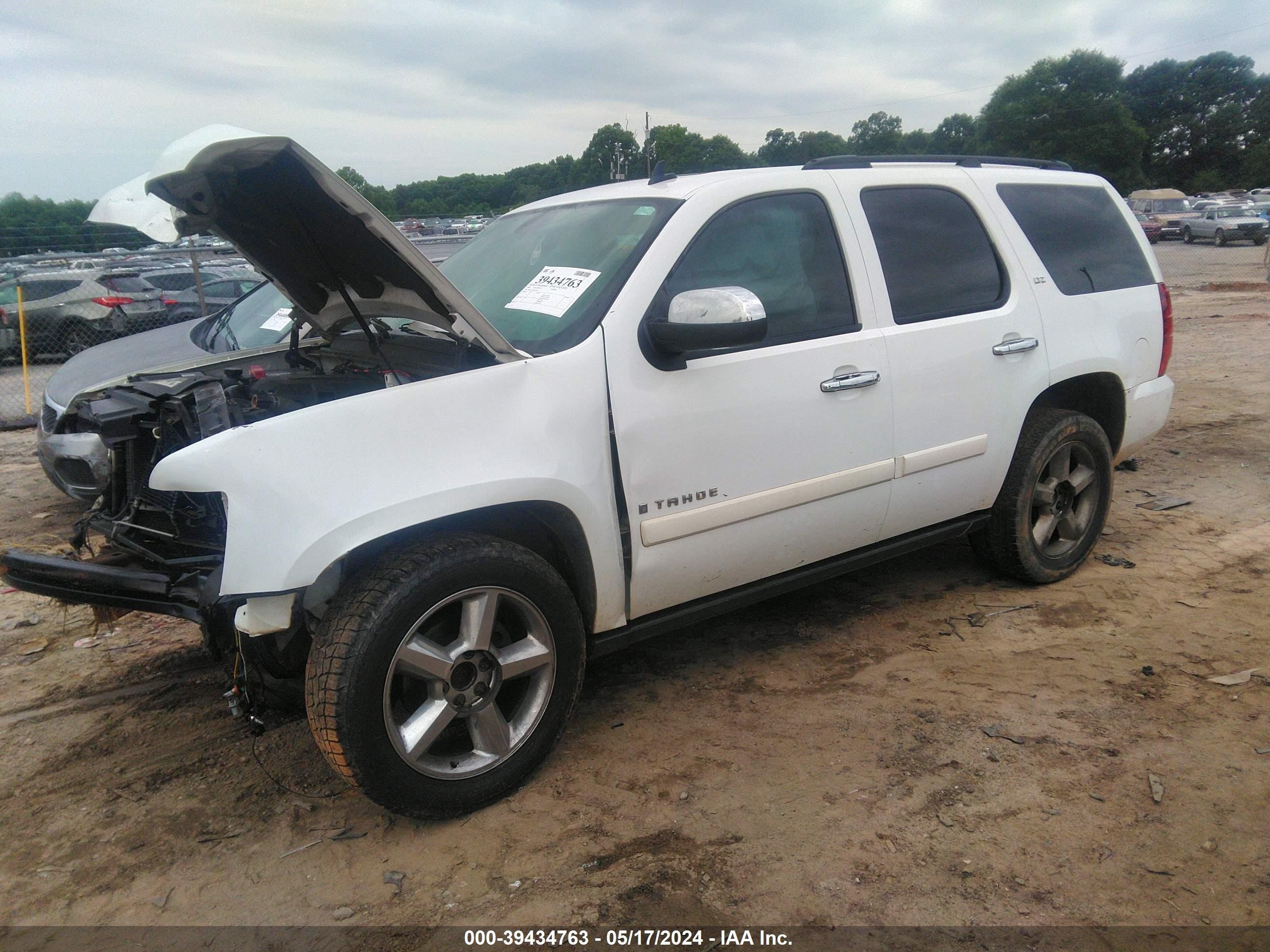 Photo 1 VIN: 1GNFC13058R251226 - CHEVROLET TAHOE 