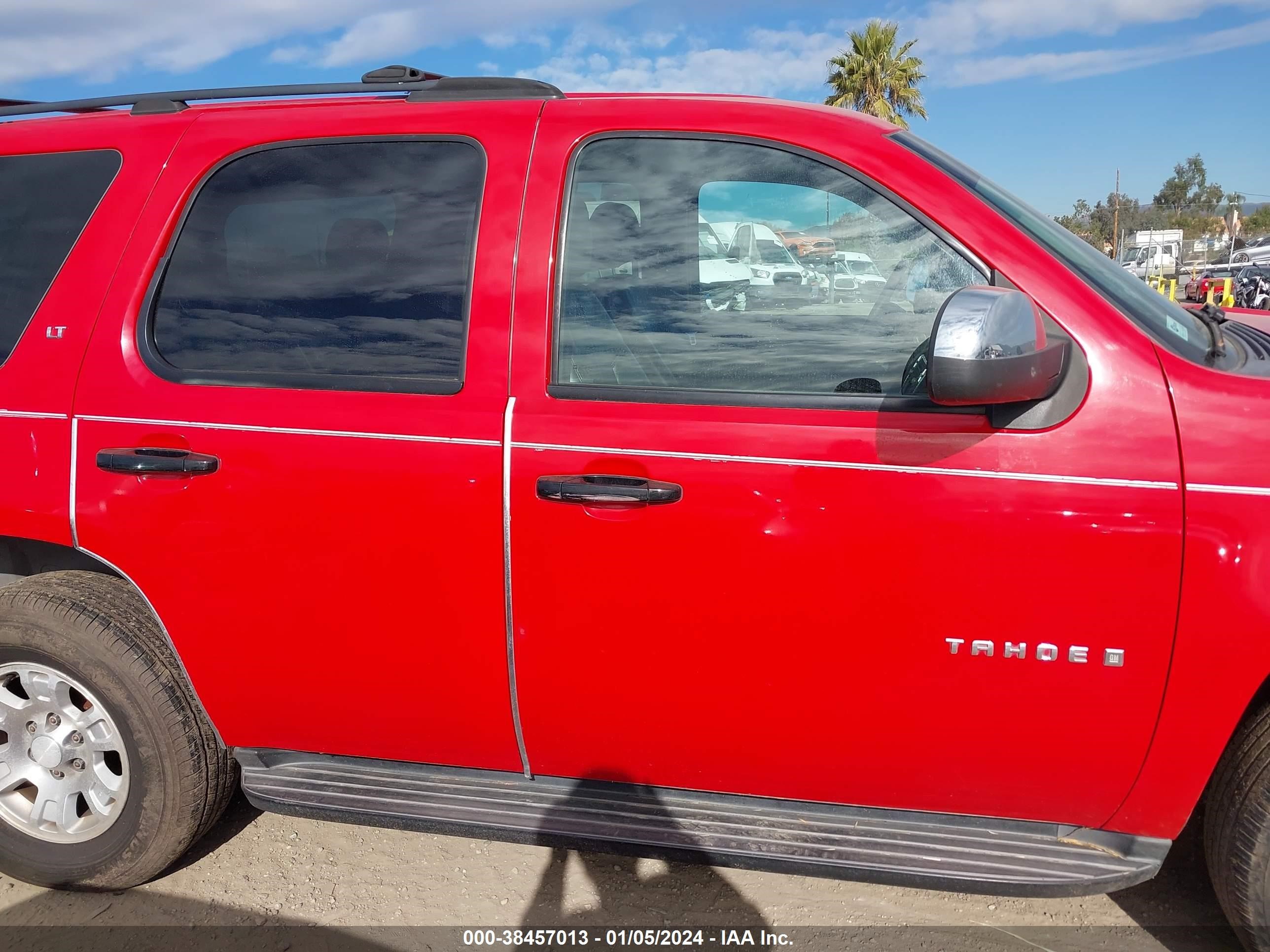 Photo 13 VIN: 1GNFC13067J284779 - CHEVROLET TAHOE 