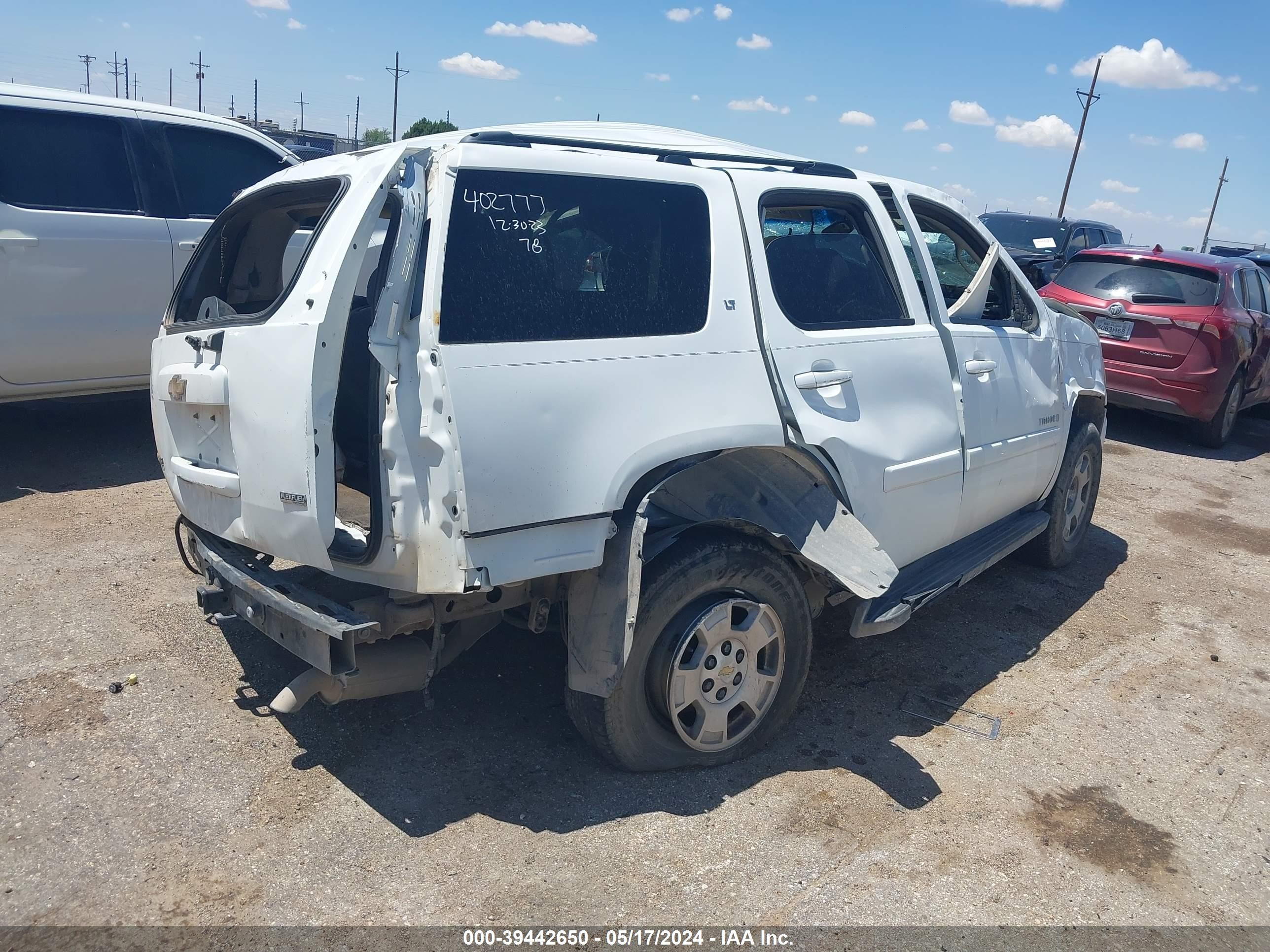 Photo 3 VIN: 1GNFC13067J379827 - CHEVROLET TAHOE 