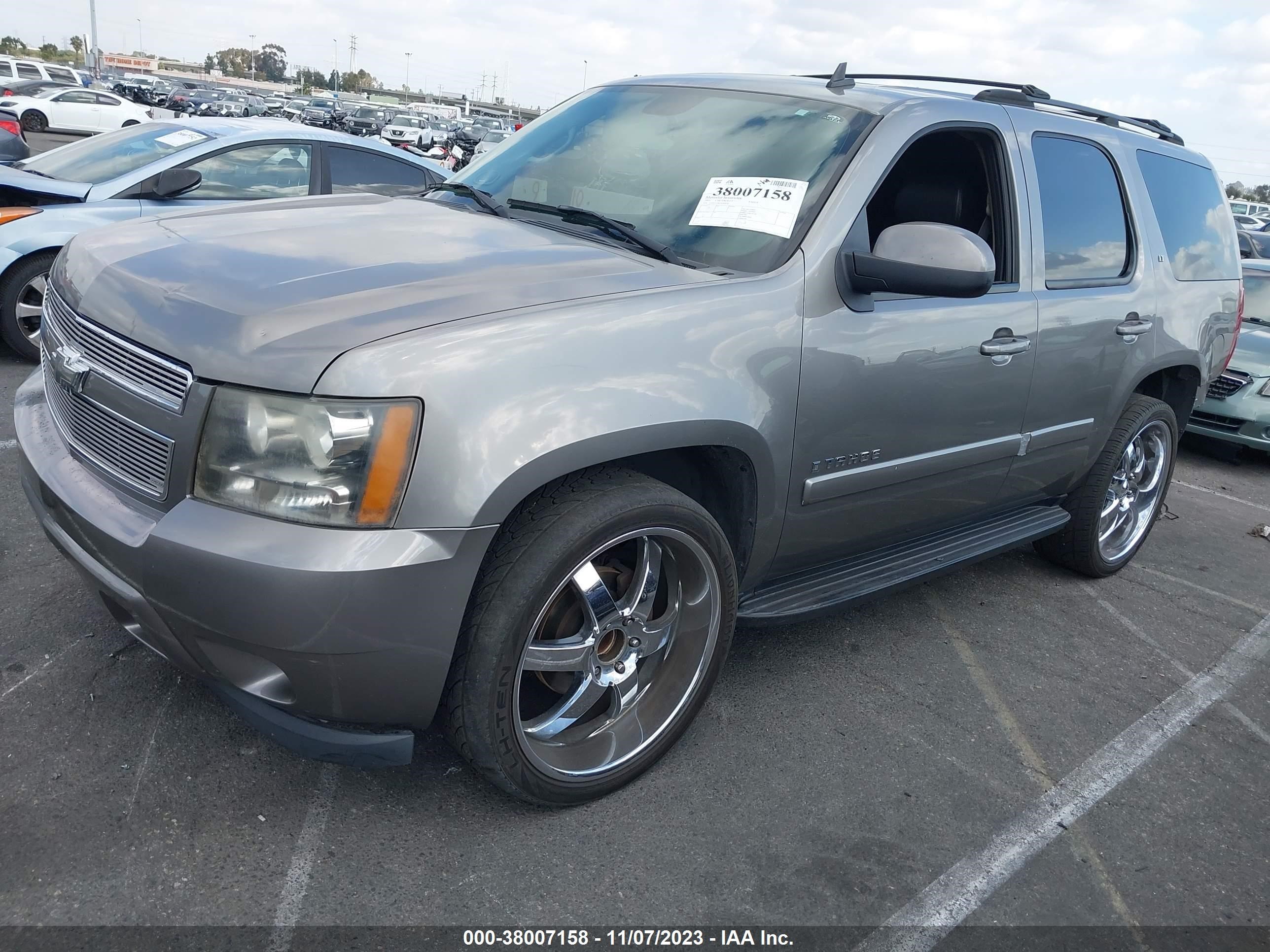 Photo 1 VIN: 1GNFC13067R300836 - CHEVROLET TAHOE 