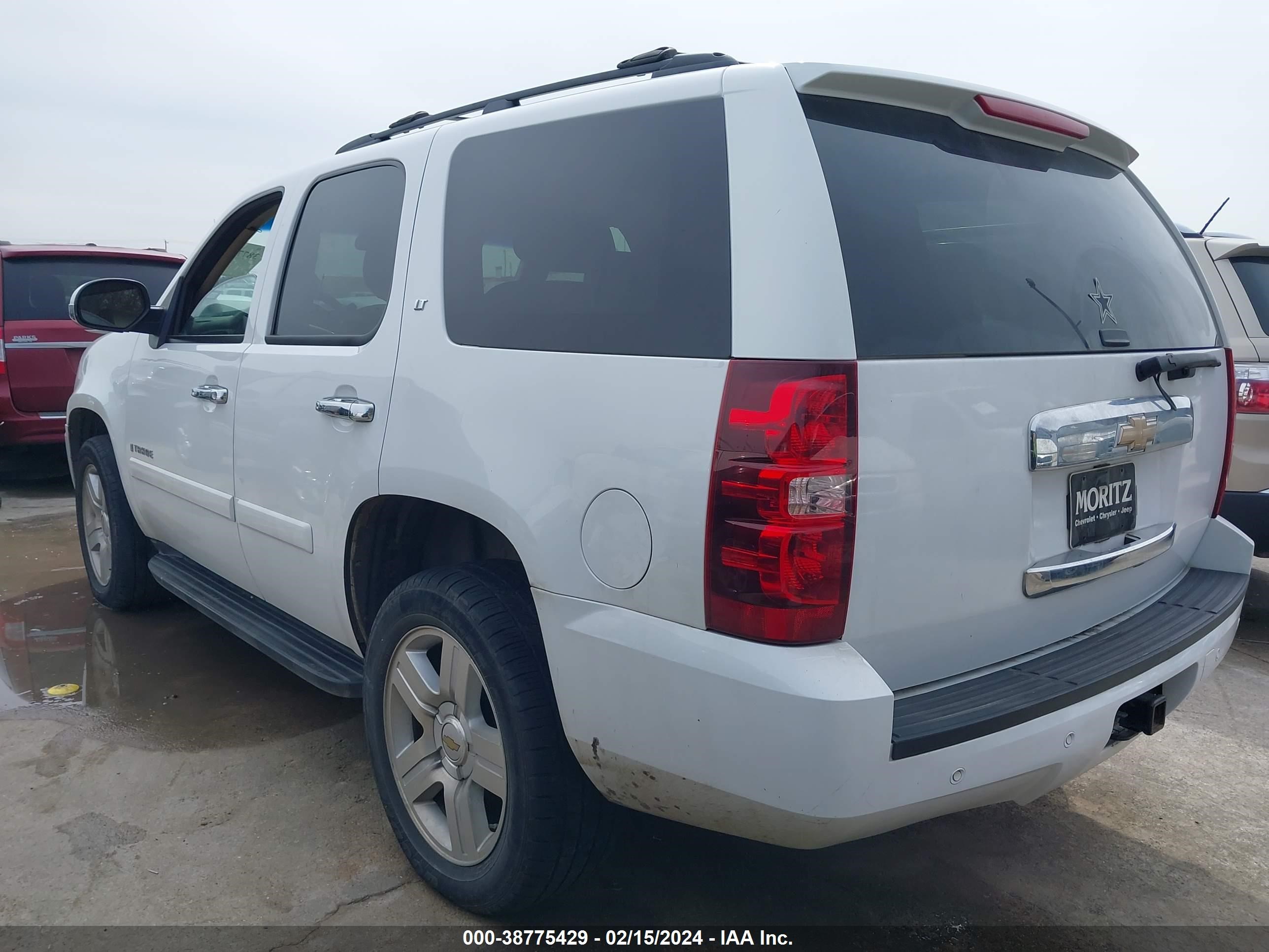 Photo 2 VIN: 1GNFC13068R137736 - CHEVROLET TAHOE 