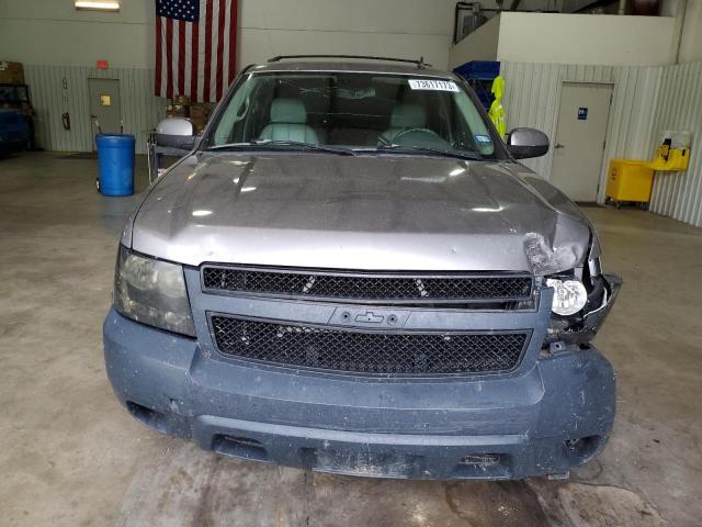 Photo 4 VIN: 1GNFC13077R181422 - CHEVROLET TAHOE 