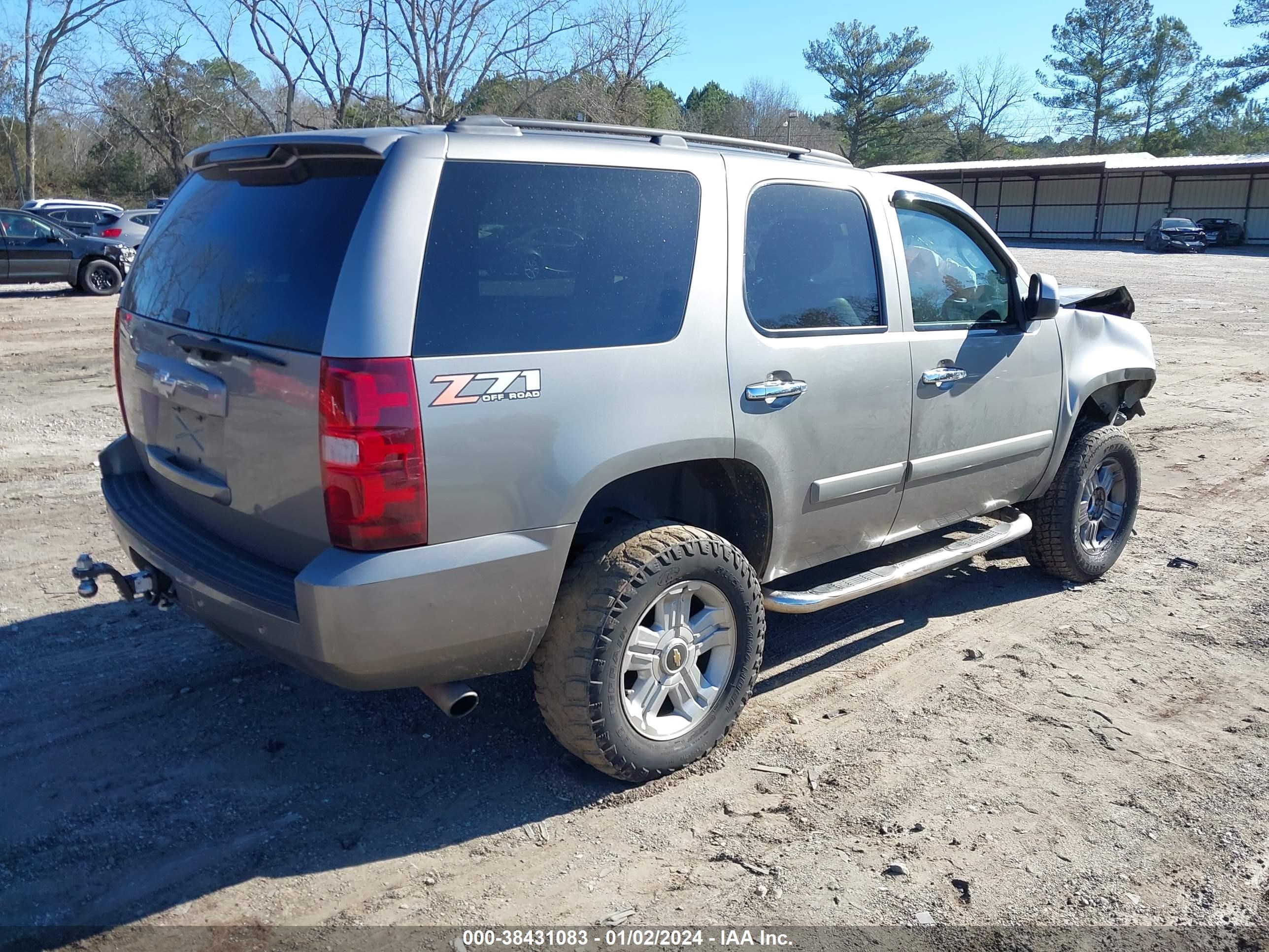 Photo 3 VIN: 1GNFC13077R349060 - CHEVROLET TAHOE 