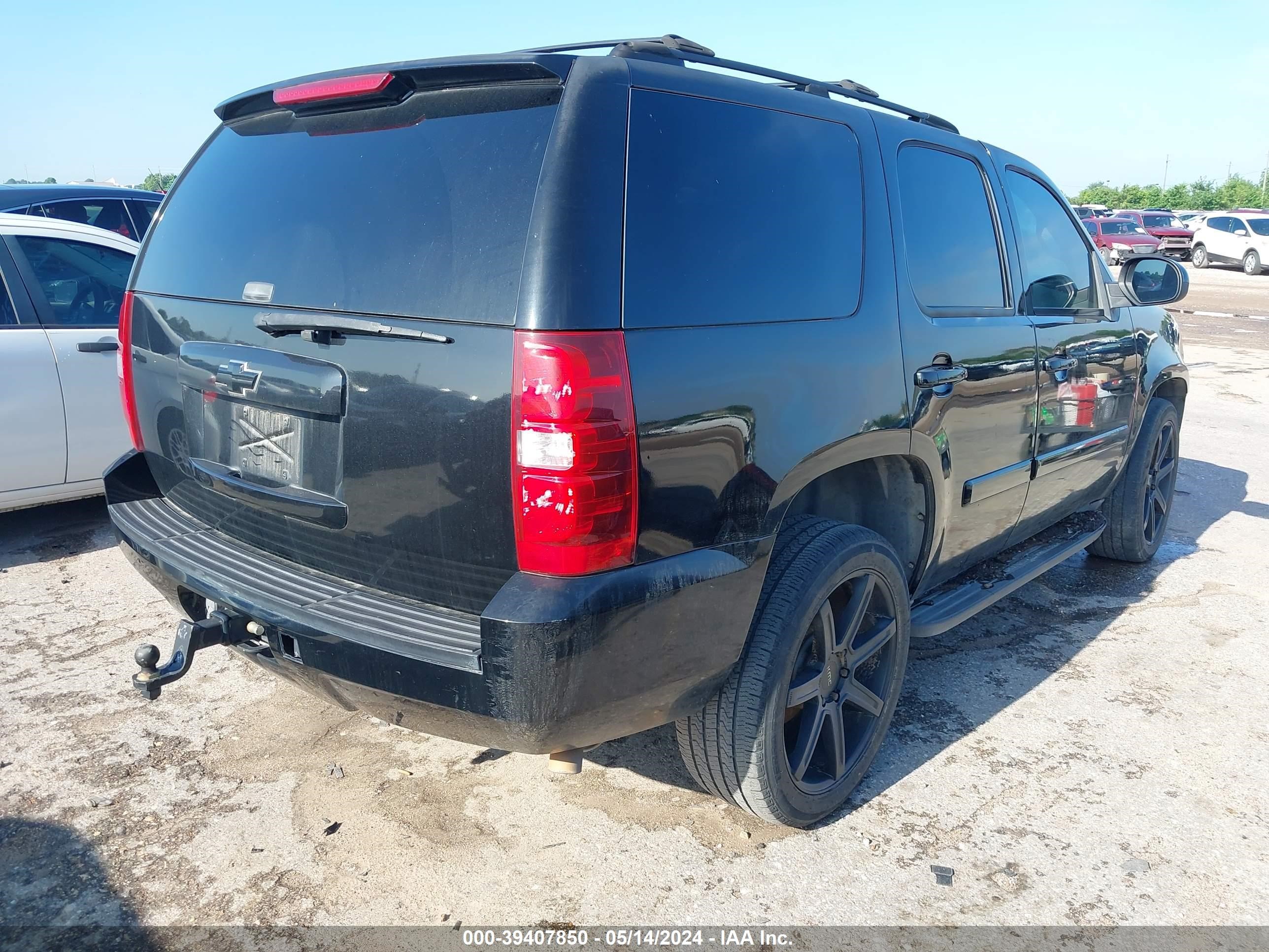 Photo 3 VIN: 1GNFC13087R302782 - CHEVROLET TAHOE 