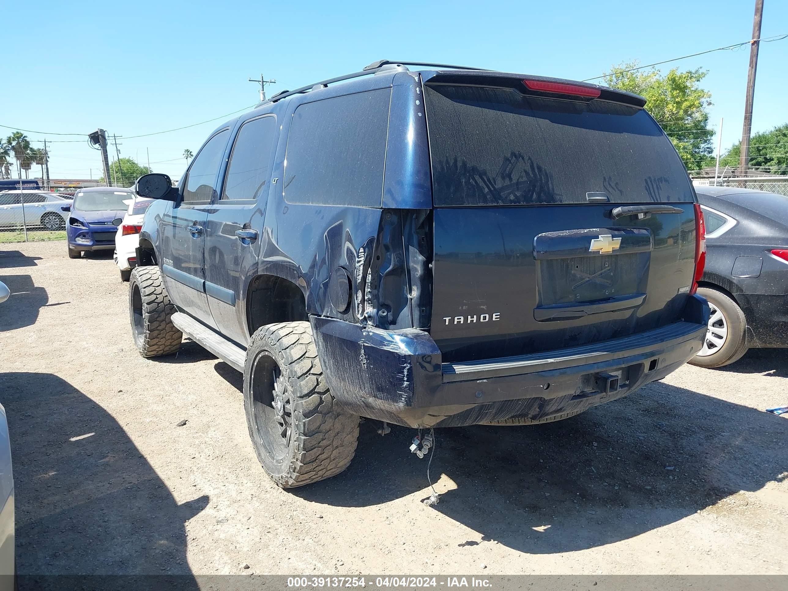 Photo 2 VIN: 1GNFC13097J403876 - CHEVROLET TAHOE 