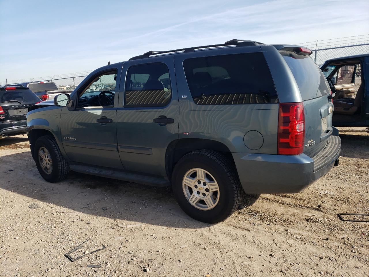 Photo 1 VIN: 1GNFC13098R145359 - CHEVROLET TAHOE 