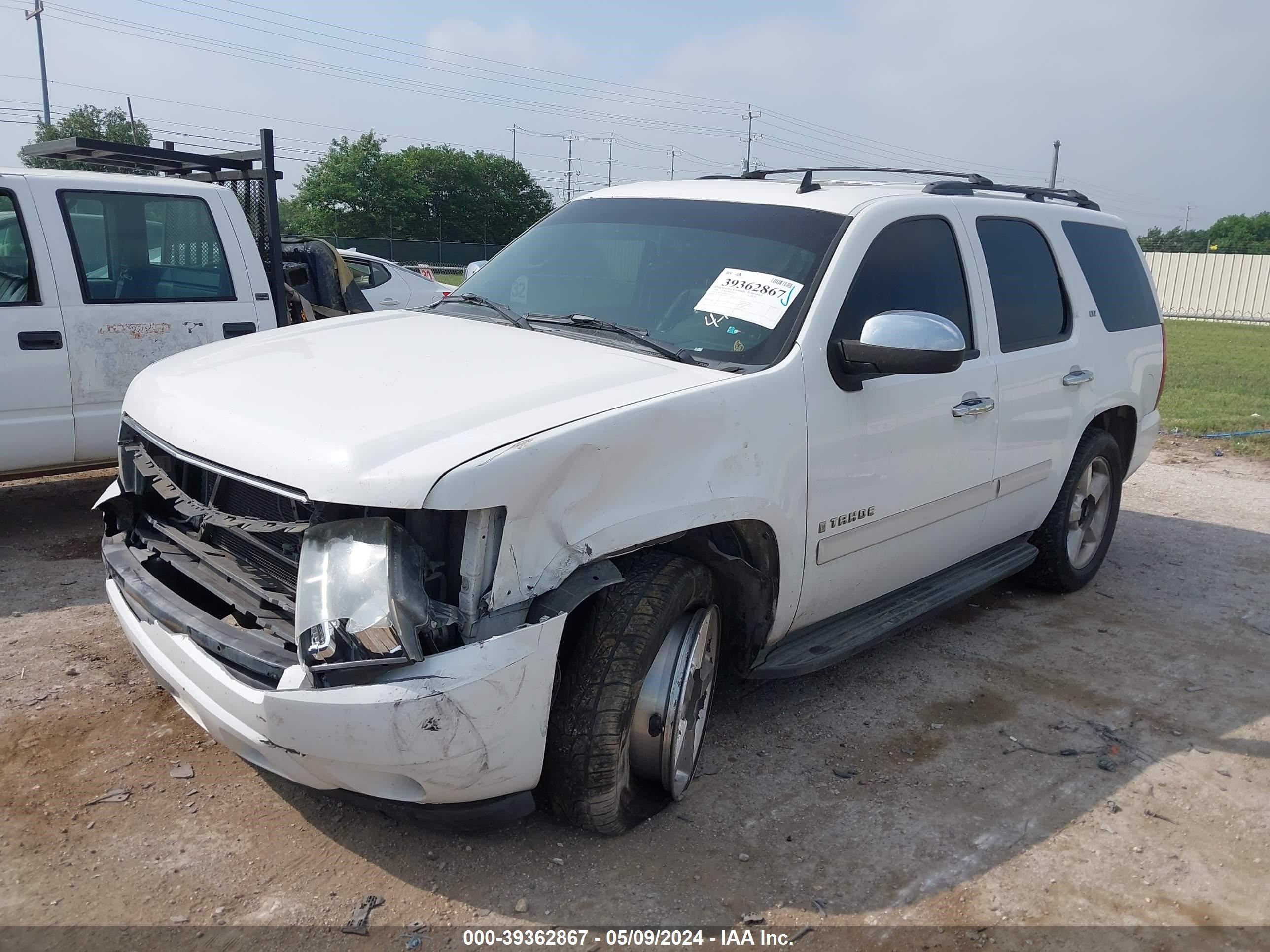 Photo 1 VIN: 1GNFC130X8R153647 - CHEVROLET TAHOE 