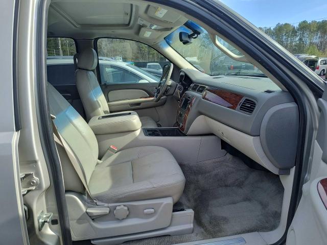 Photo 4 VIN: 1GNFC13539R123290 - CHEVROLET TAHOE 