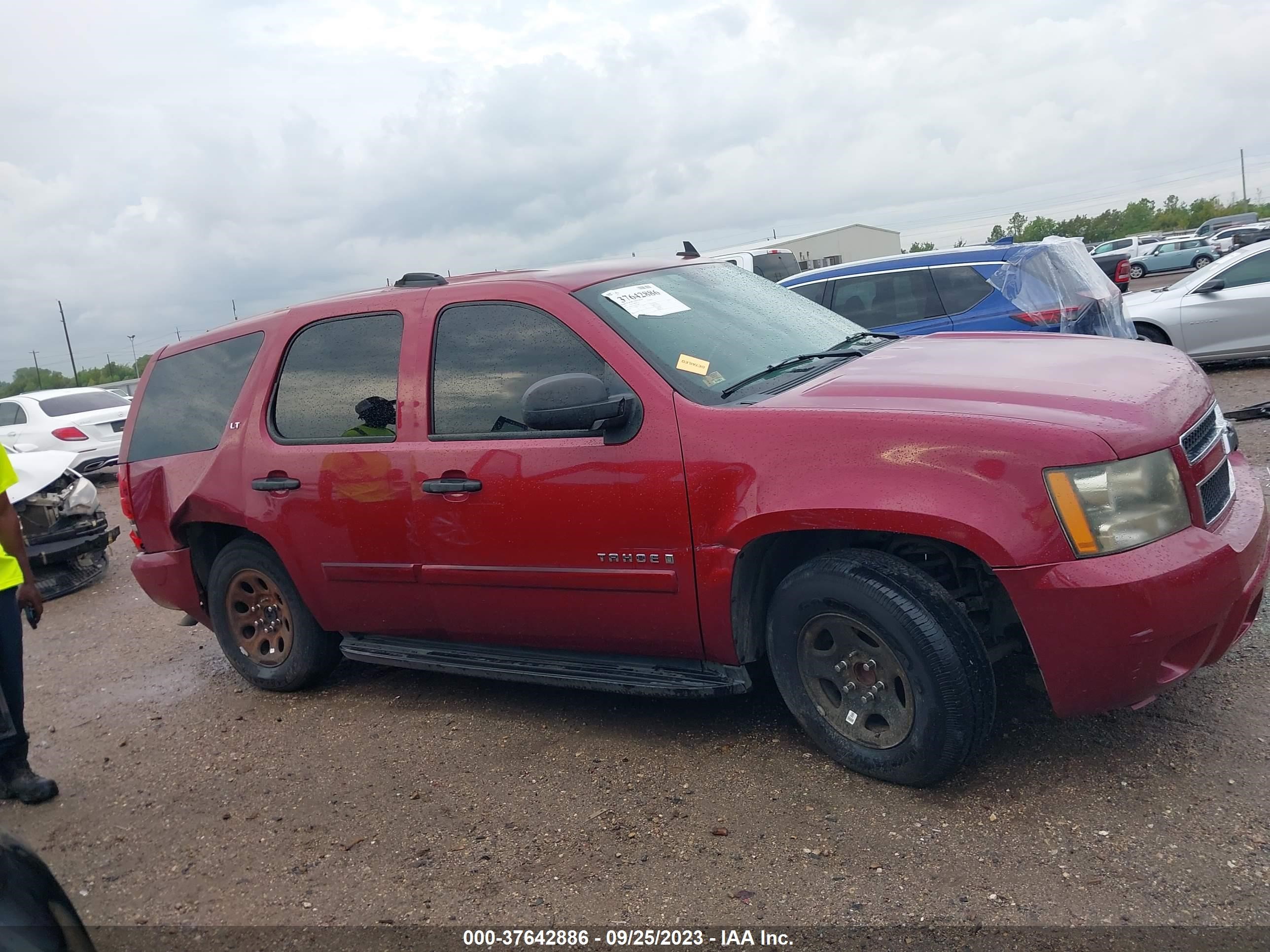 Photo 11 VIN: 1GNFC13C07R276835 - CHEVROLET TAHOE 