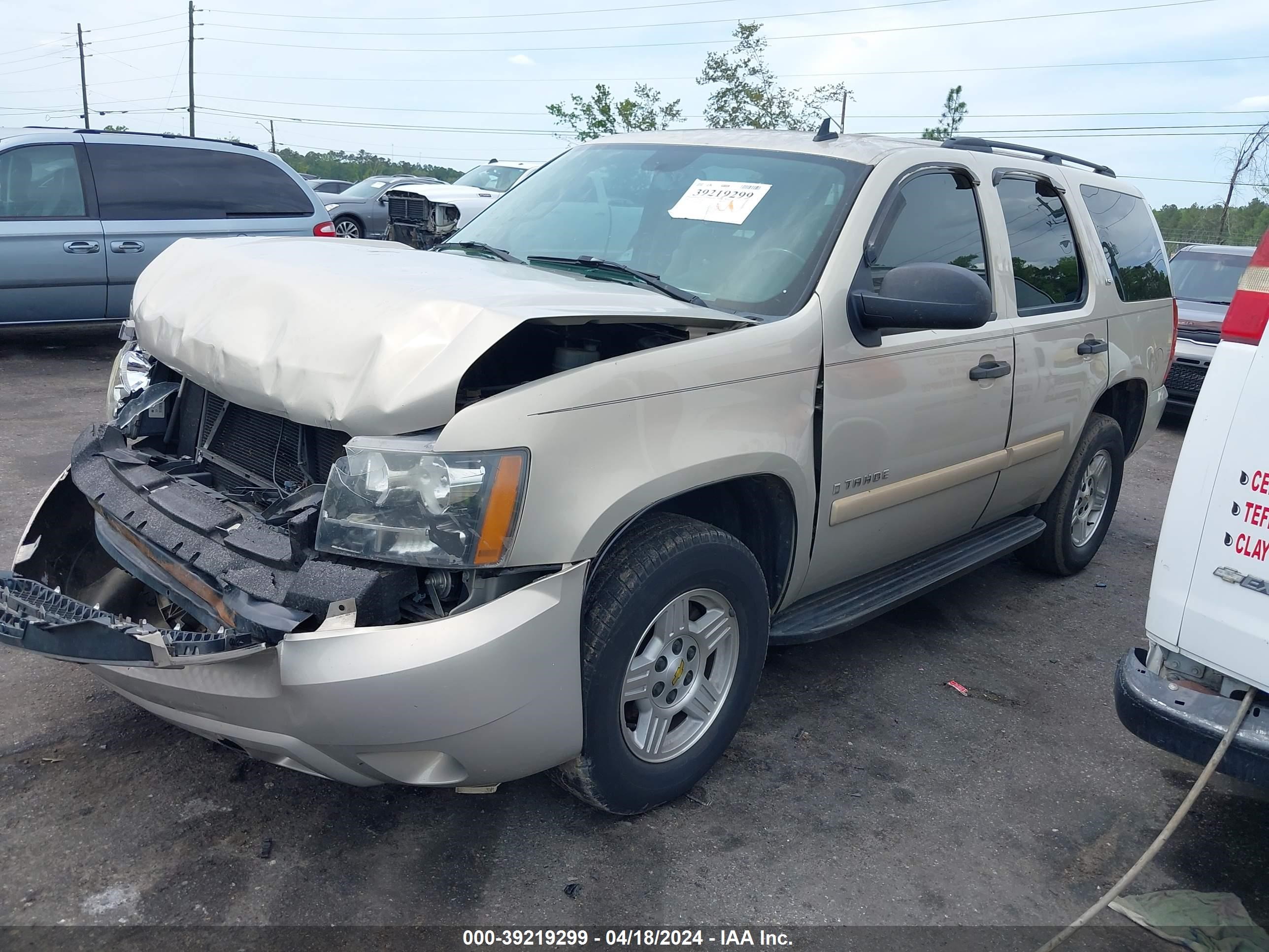 Photo 1 VIN: 1GNFC13C18R182884 - CHEVROLET TAHOE 