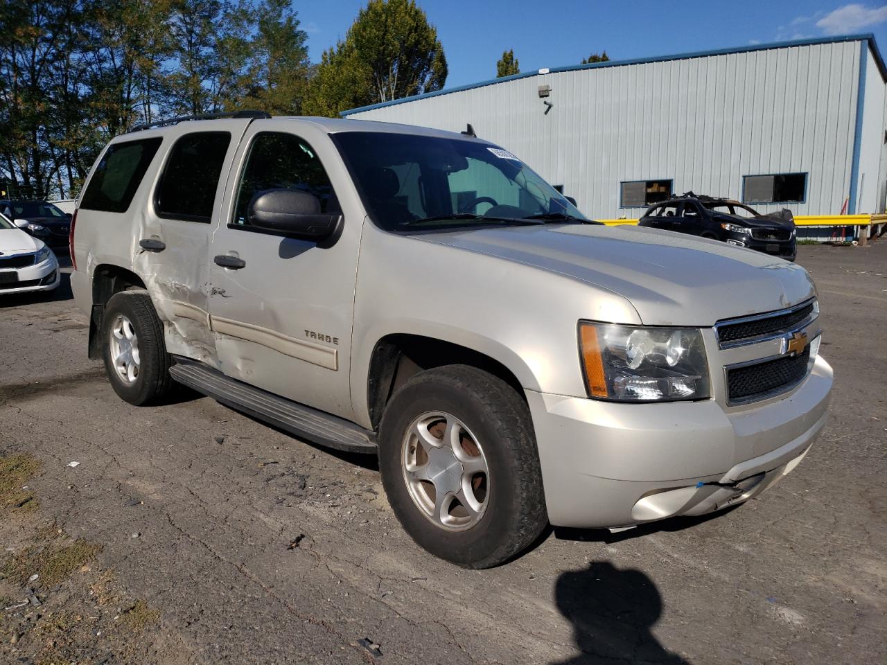 Photo 3 VIN: 1GNFC13C19R303785 - CHEVROLET TAHOE 