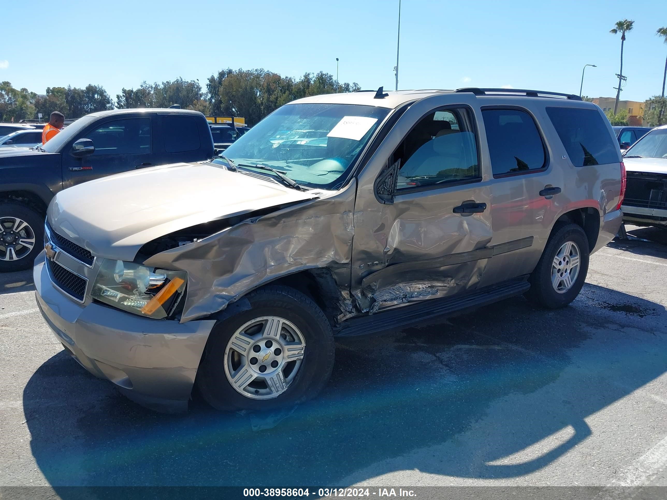 Photo 1 VIN: 1GNFC13C37R331150 - CHEVROLET TAHOE 