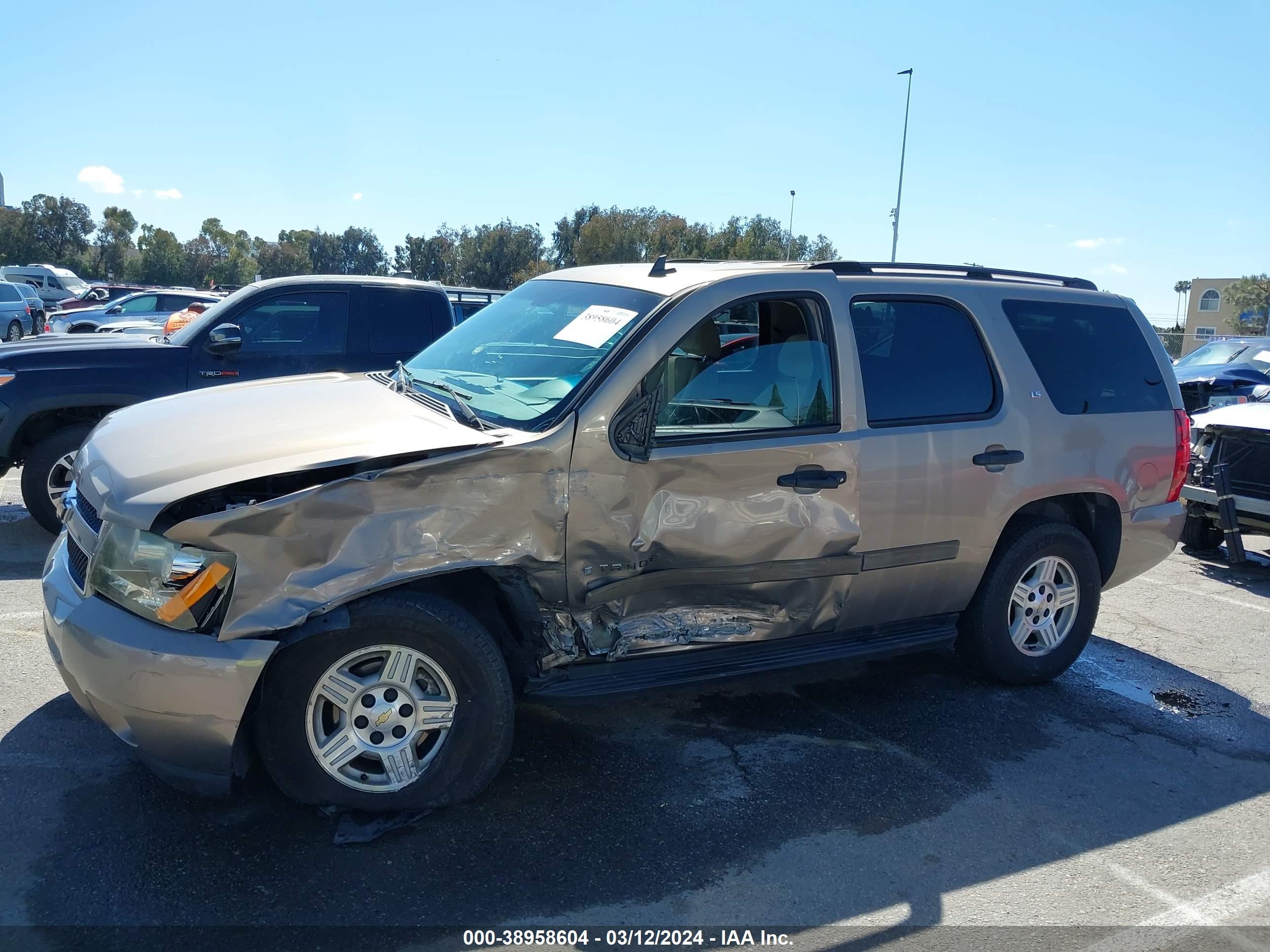 Photo 13 VIN: 1GNFC13C37R331150 - CHEVROLET TAHOE 