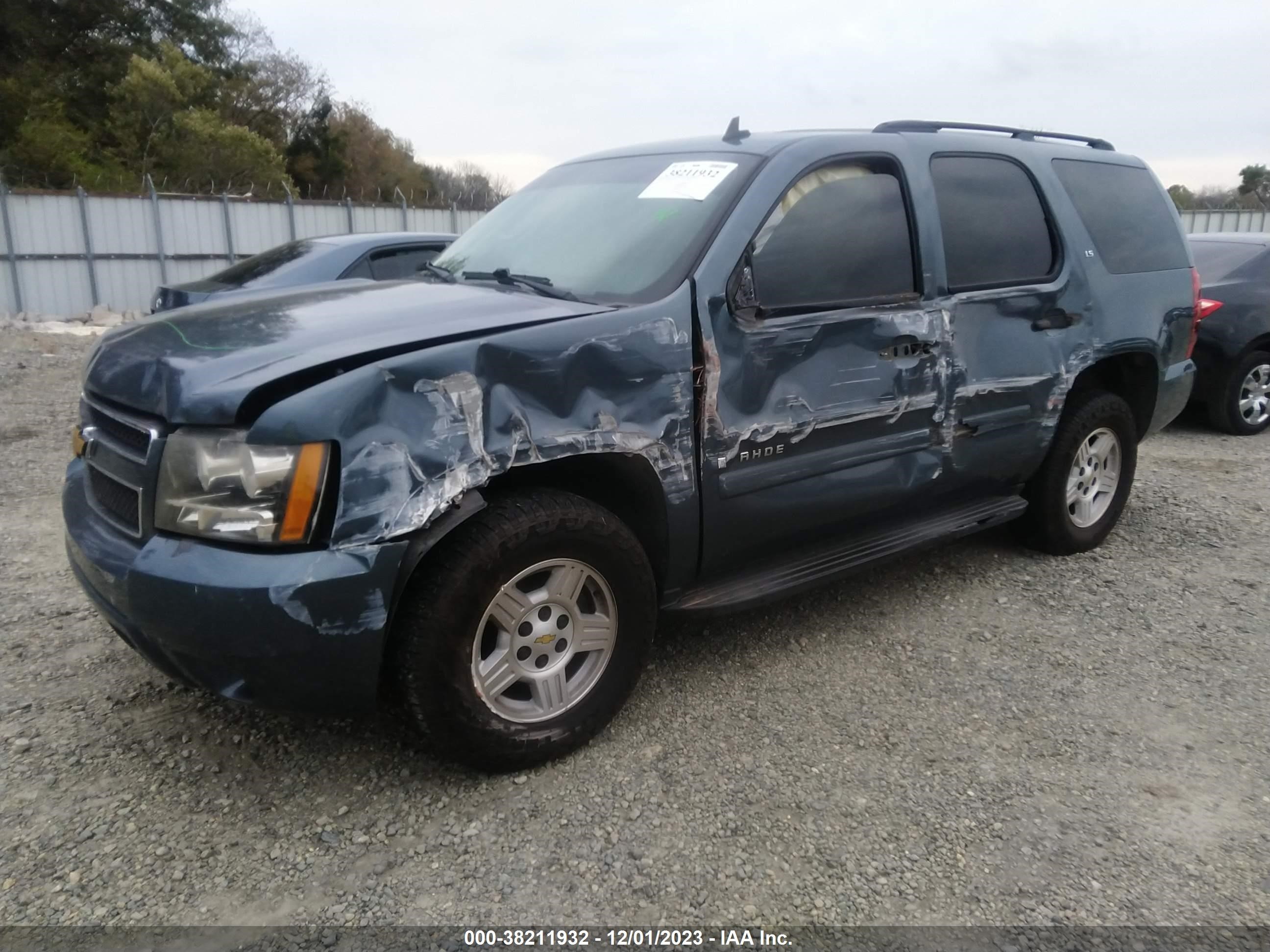 Photo 1 VIN: 1GNFC13C48J220641 - CHEVROLET TAHOE 