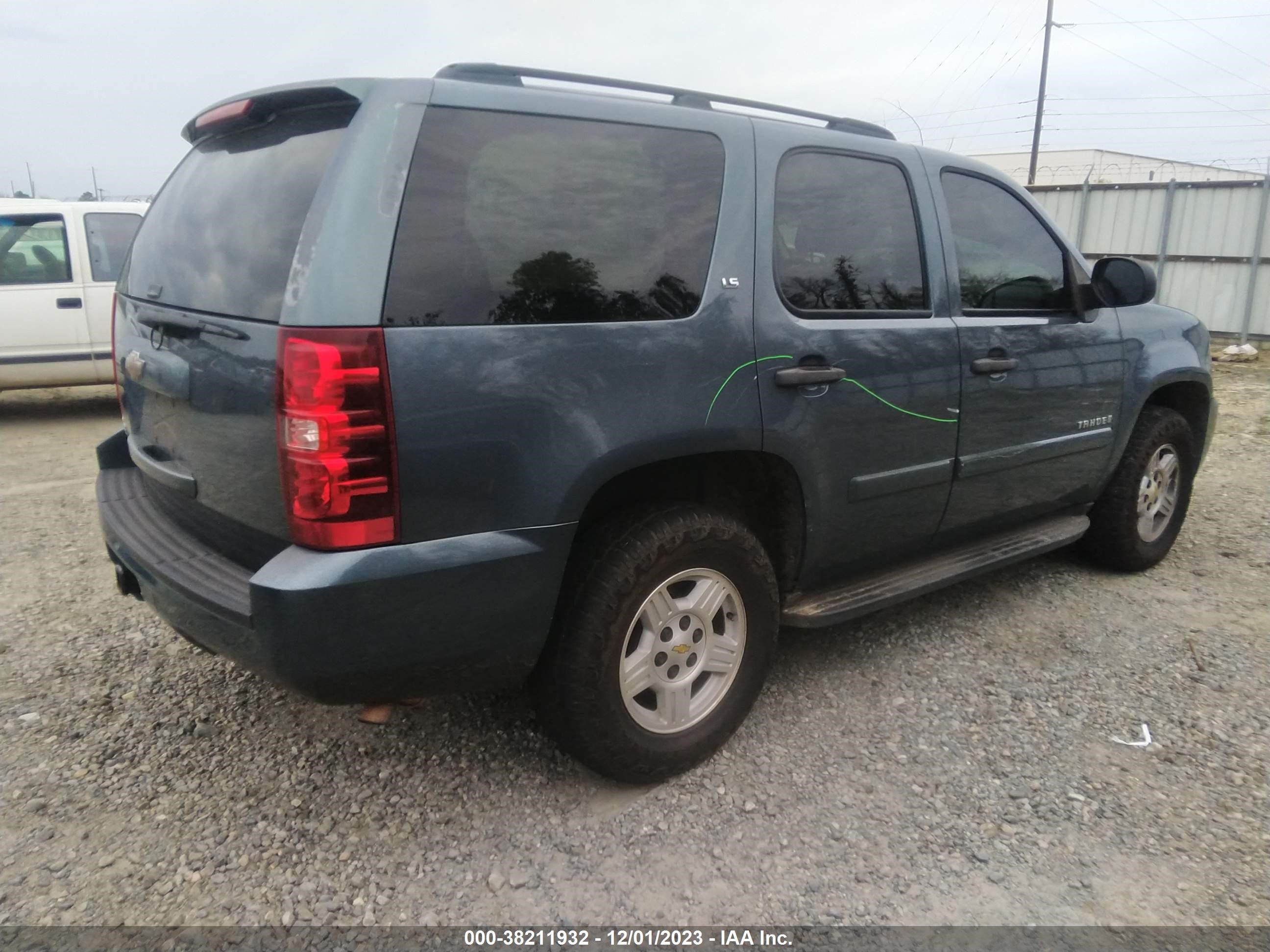 Photo 3 VIN: 1GNFC13C48J220641 - CHEVROLET TAHOE 