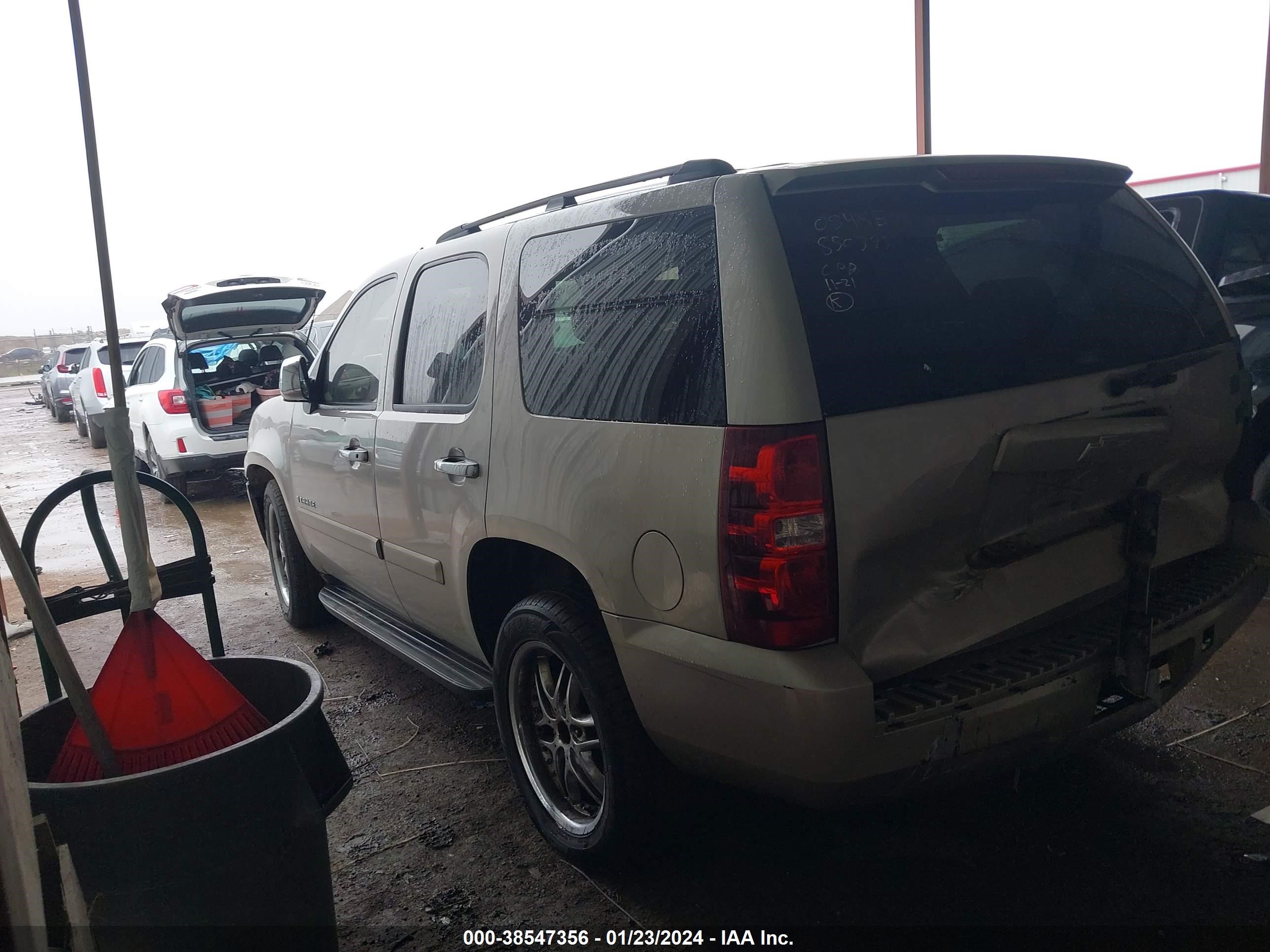 Photo 2 VIN: 1GNFC13C58R271292 - CHEVROLET TAHOE 