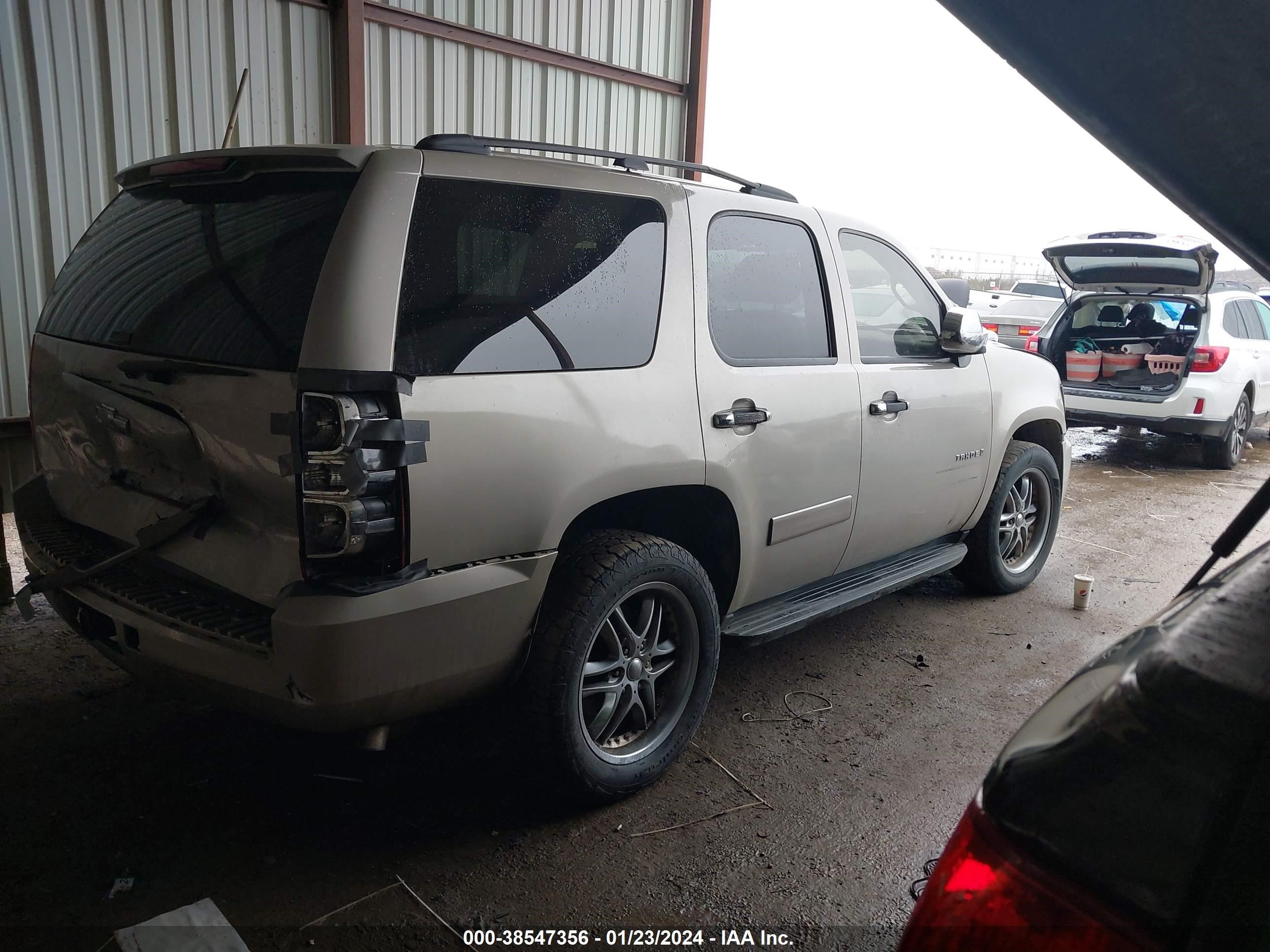 Photo 3 VIN: 1GNFC13C58R271292 - CHEVROLET TAHOE 