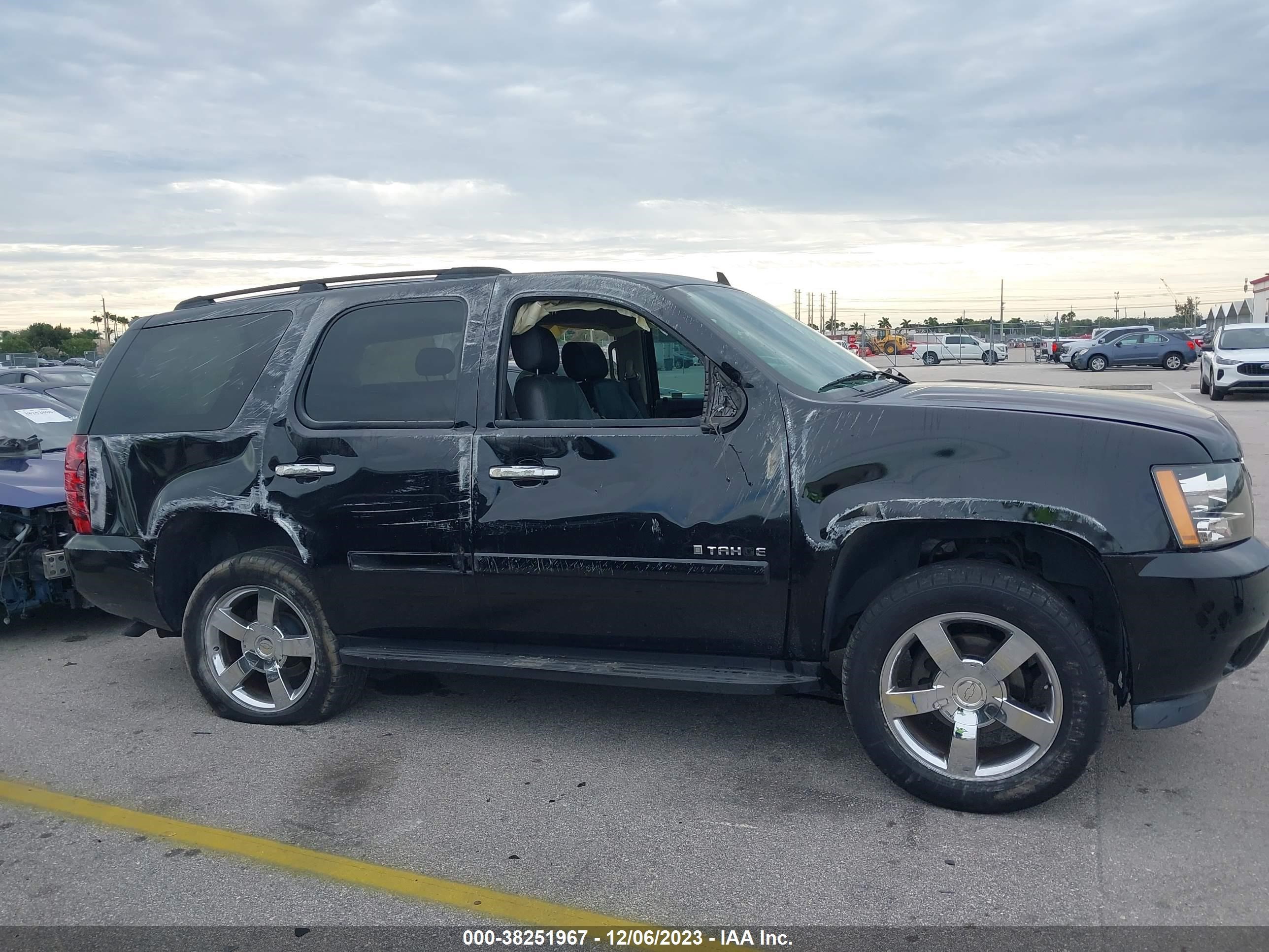 Photo 12 VIN: 1GNFC13C68R187207 - CHEVROLET TAHOE 