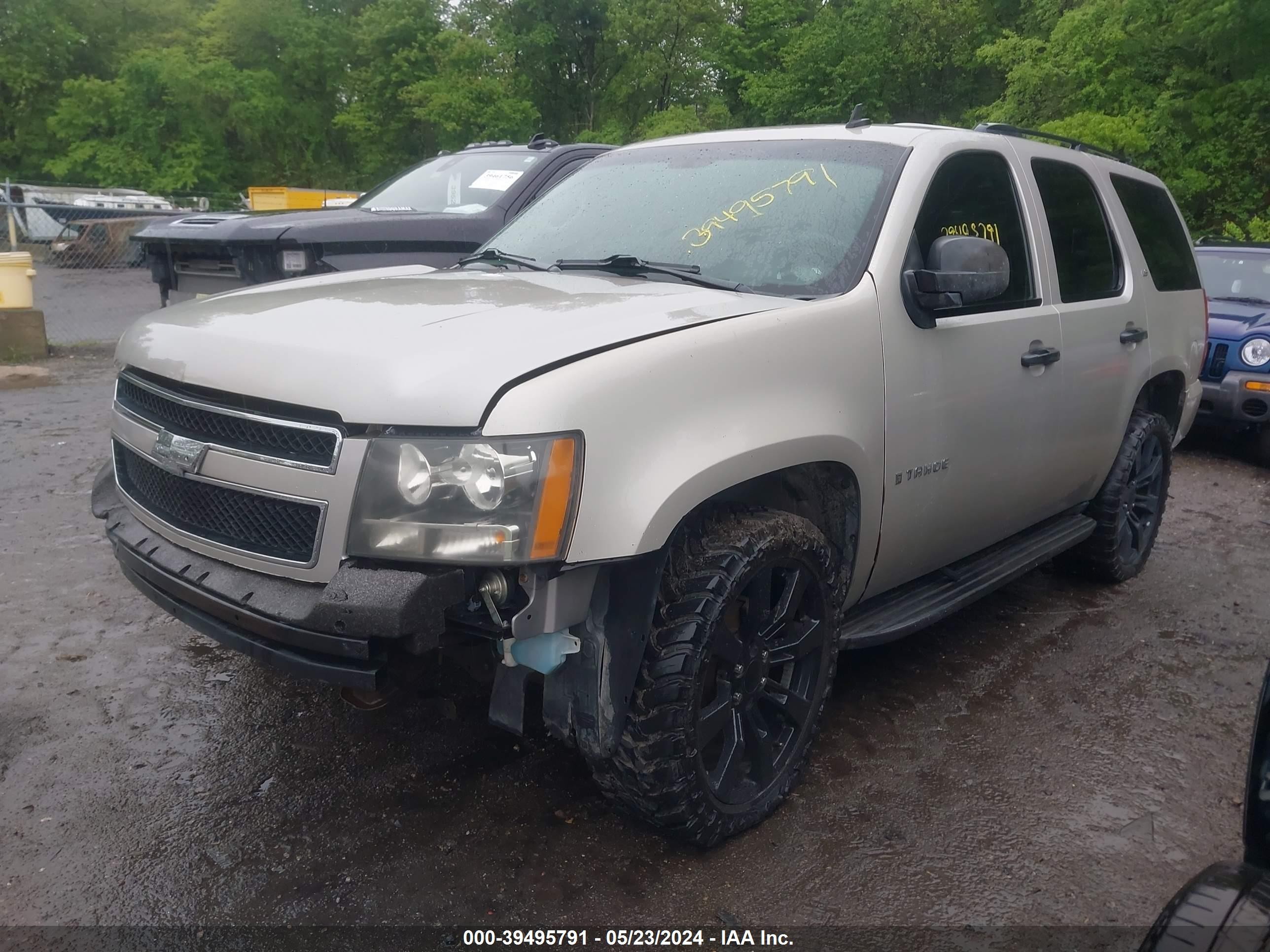 Photo 1 VIN: 1GNFC13C79R220555 - CHEVROLET TAHOE 