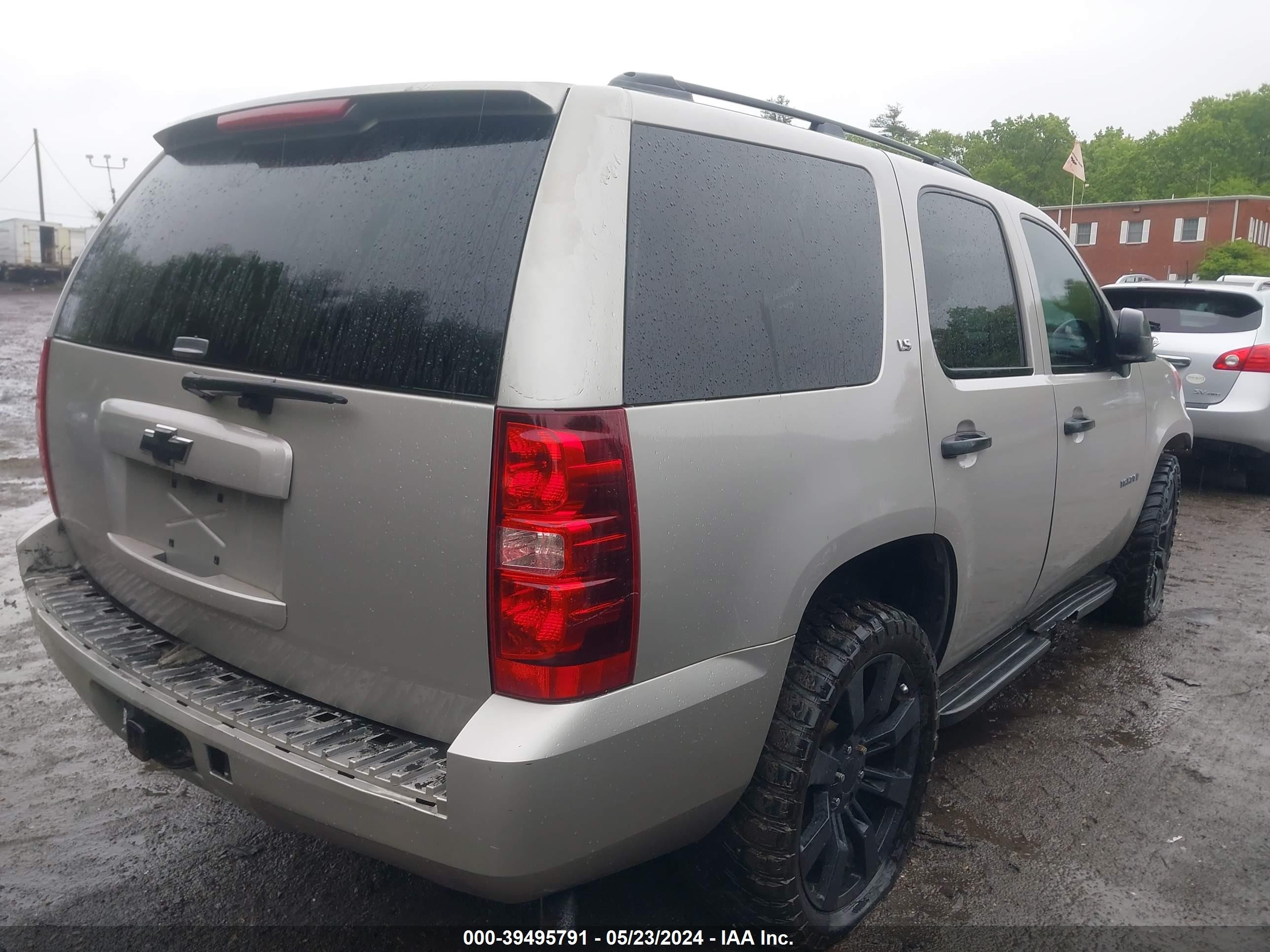 Photo 3 VIN: 1GNFC13C79R220555 - CHEVROLET TAHOE 