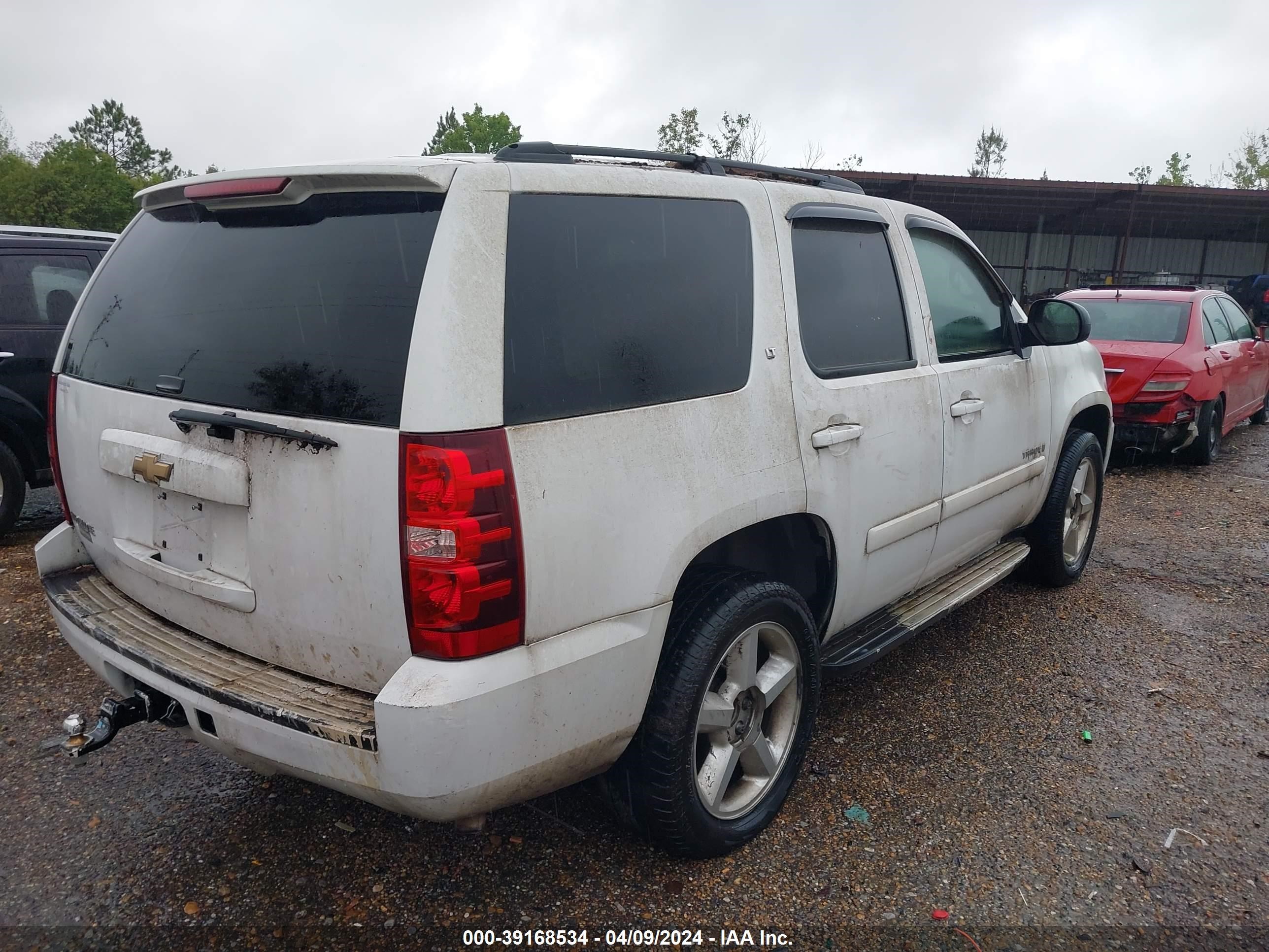 Photo 3 VIN: 1GNFC13CX8R129682 - CHEVROLET TAHOE 