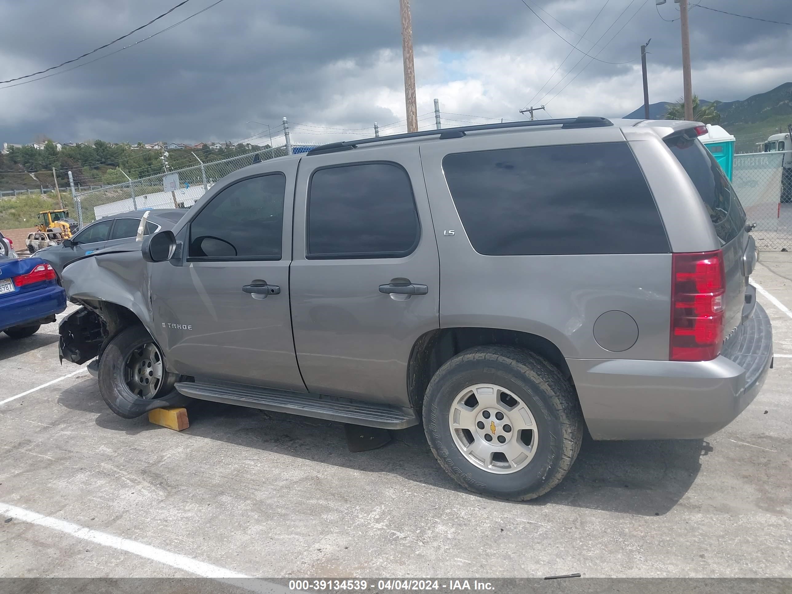 Photo 12 VIN: 1GNFC13J07J122414 - CHEVROLET TAHOE 