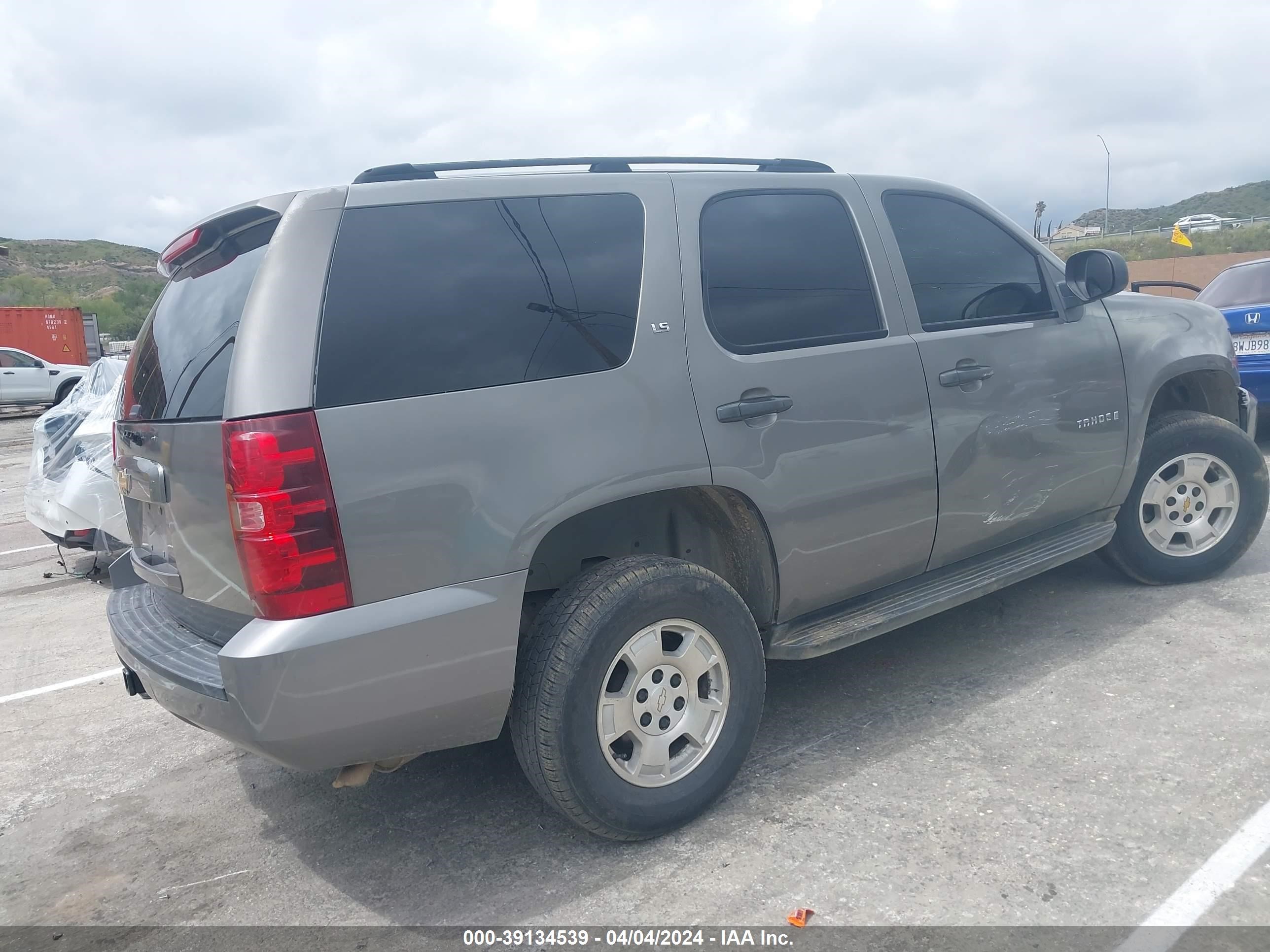 Photo 3 VIN: 1GNFC13J07J122414 - CHEVROLET TAHOE 