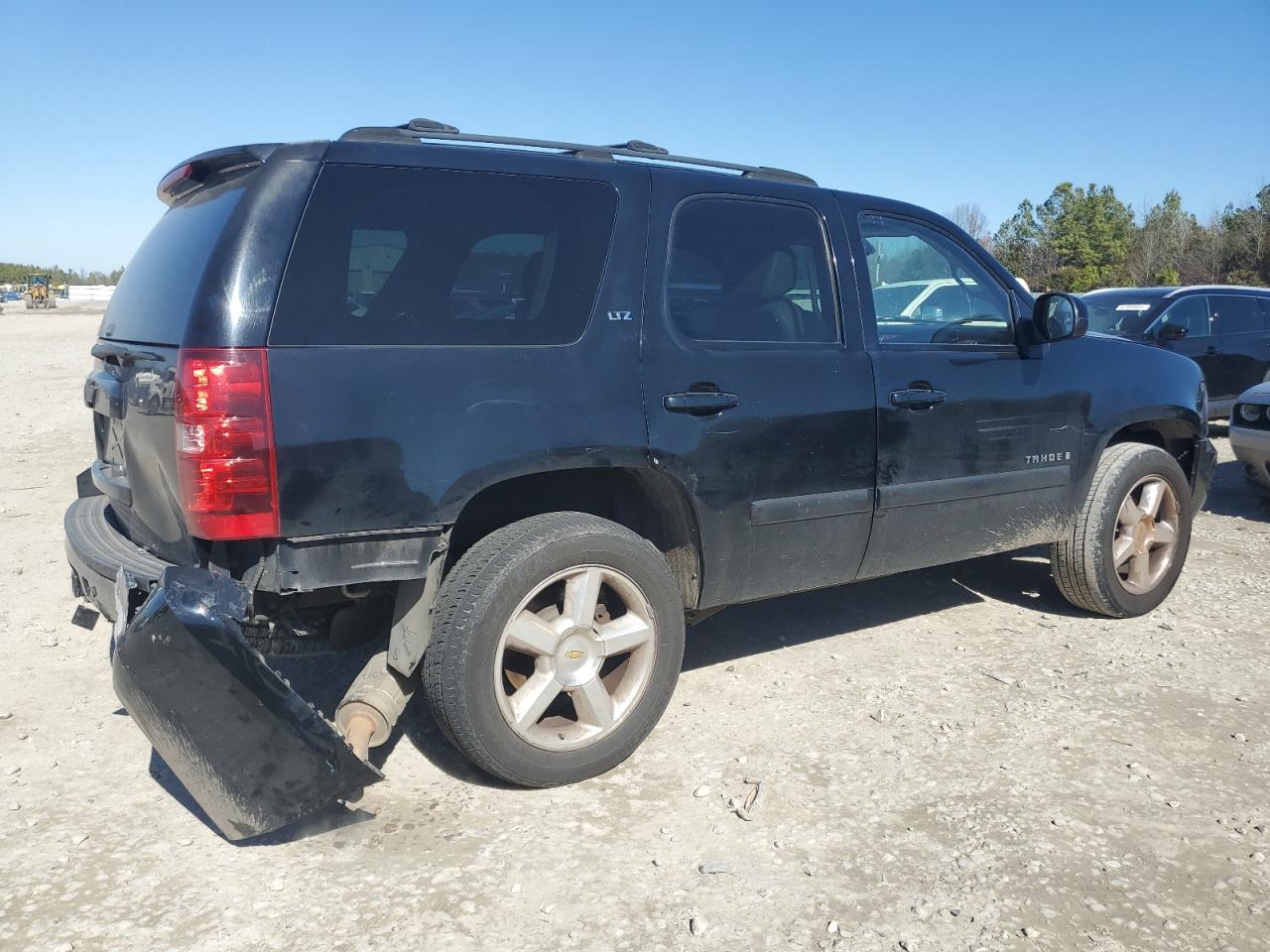 Photo 2 VIN: 1GNFC13J17R116834 - CHEVROLET TAHOE 