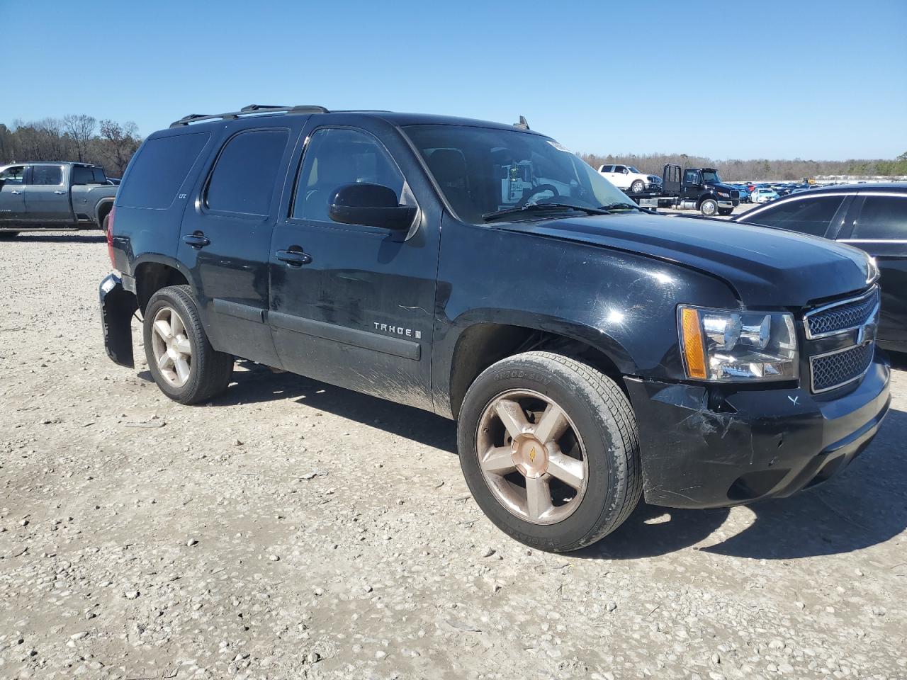 Photo 3 VIN: 1GNFC13J17R116834 - CHEVROLET TAHOE 