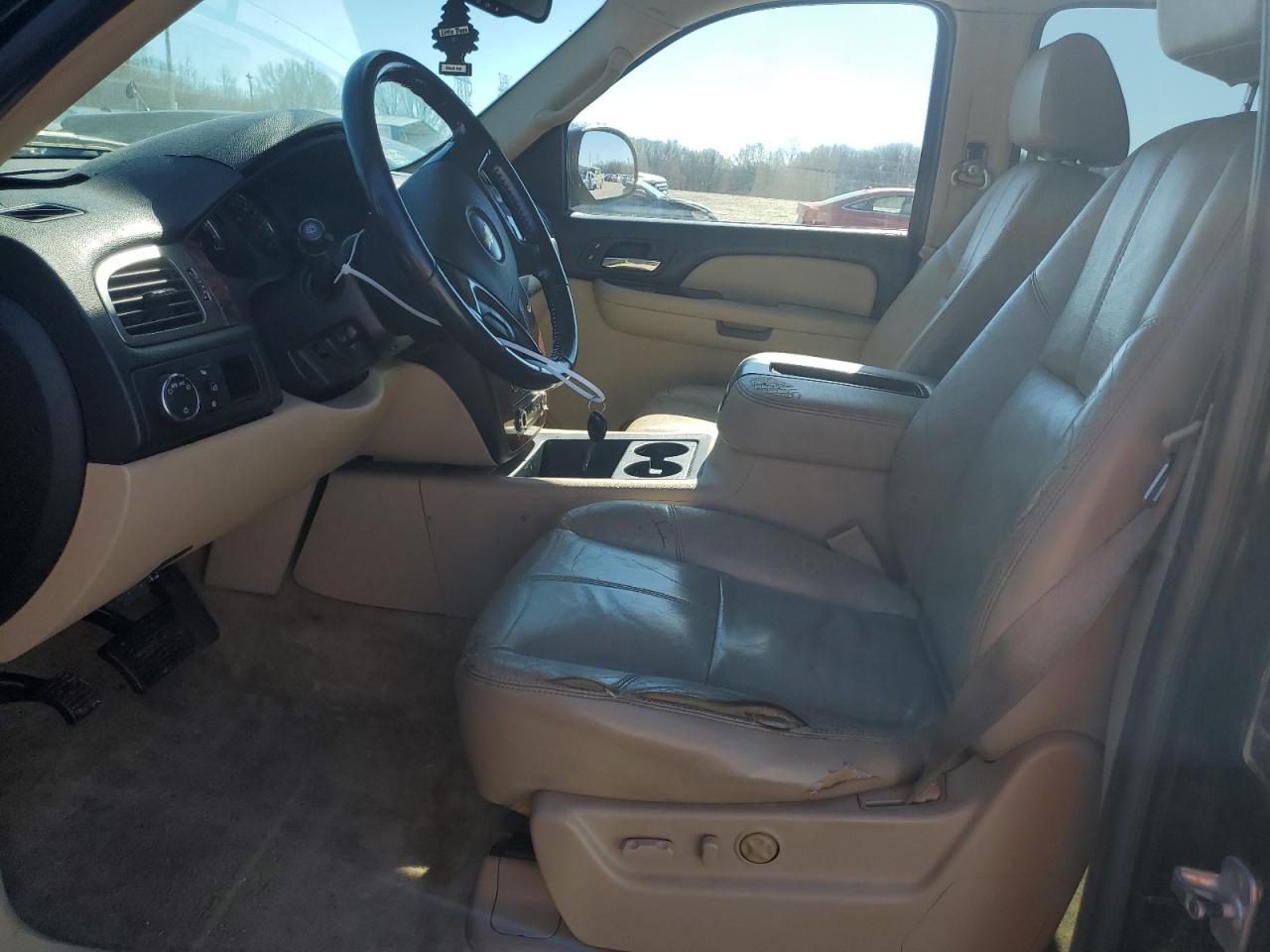 Photo 6 VIN: 1GNFC13J17R116834 - CHEVROLET TAHOE 