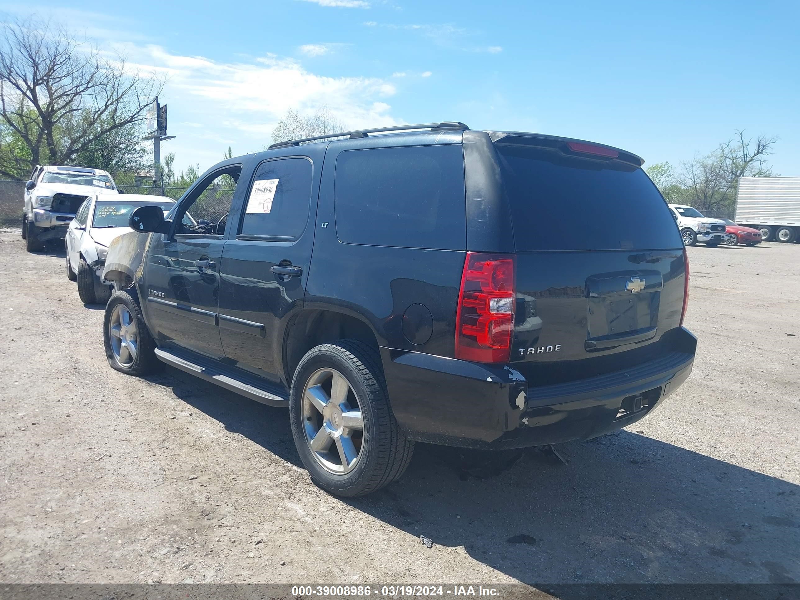 Photo 2 VIN: 1GNFC13J17R143029 - CHEVROLET TAHOE 