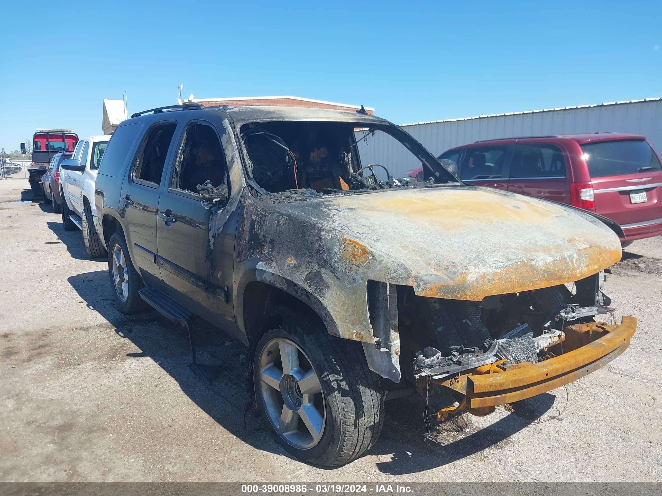 Photo 5 VIN: 1GNFC13J17R143029 - CHEVROLET TAHOE 