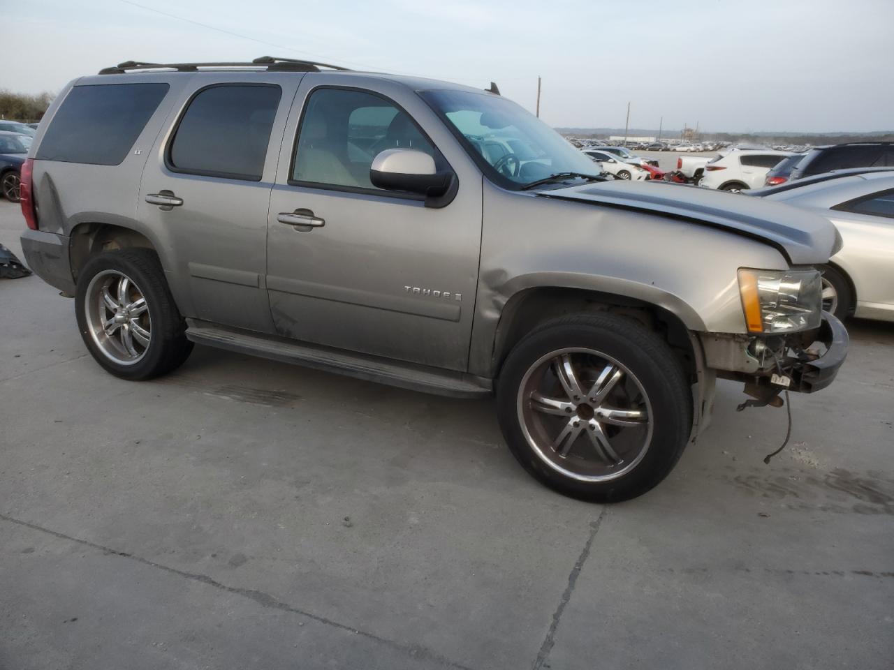 Photo 3 VIN: 1GNFC13J27R117765 - CHEVROLET TAHOE 