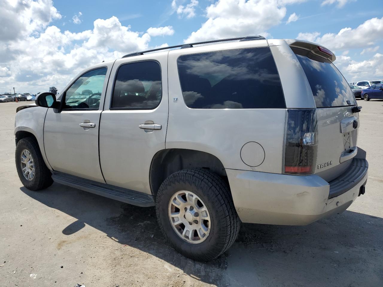 Photo 1 VIN: 1GNFC13J57R420460 - CHEVROLET TAHOE 