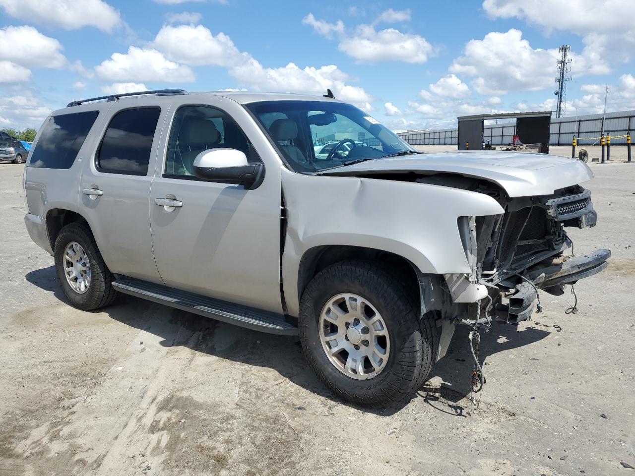 Photo 3 VIN: 1GNFC13J57R420460 - CHEVROLET TAHOE 