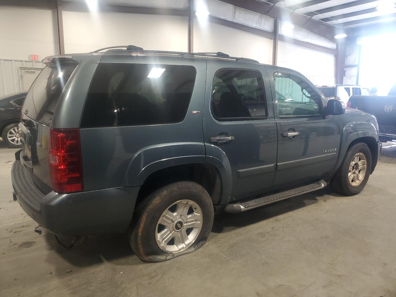 Photo 2 VIN: 1GNFC13J78R273463 - CHEVROLET TAHOE 