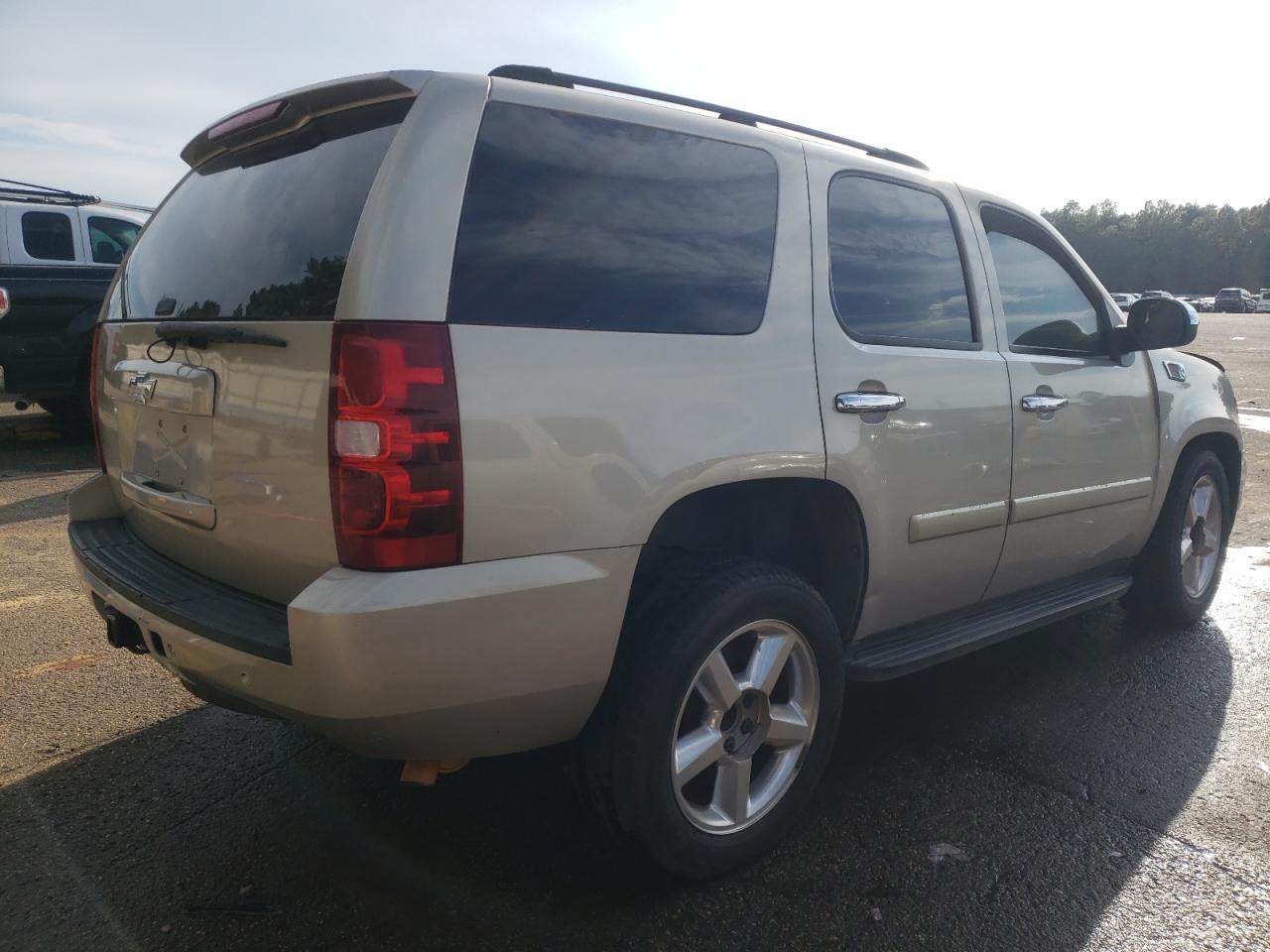 Photo 2 VIN: 1GNFC13J97J155668 - CHEVROLET TAHOE 