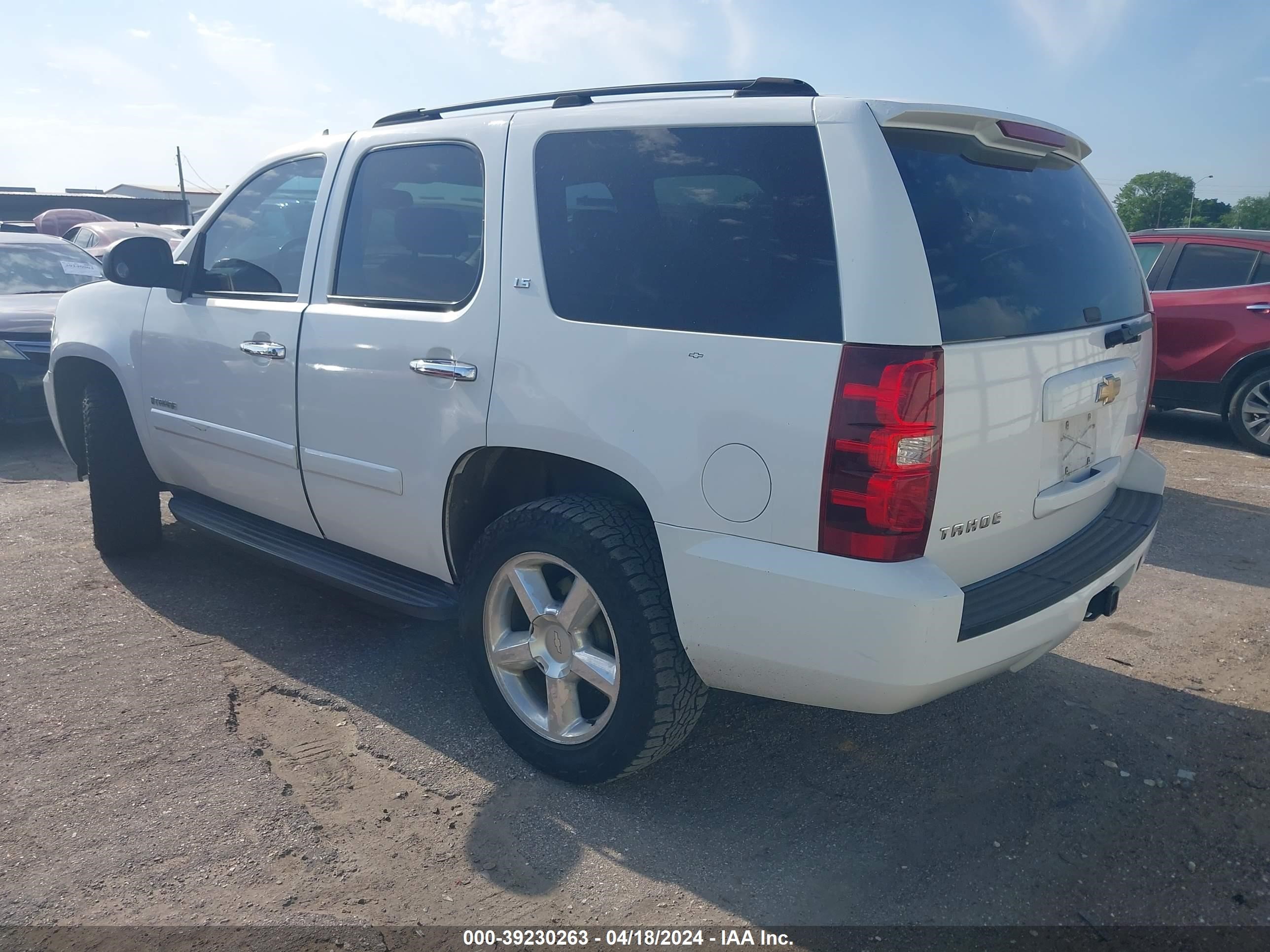 Photo 2 VIN: 1GNFC13J97R110778 - CHEVROLET TAHOE 