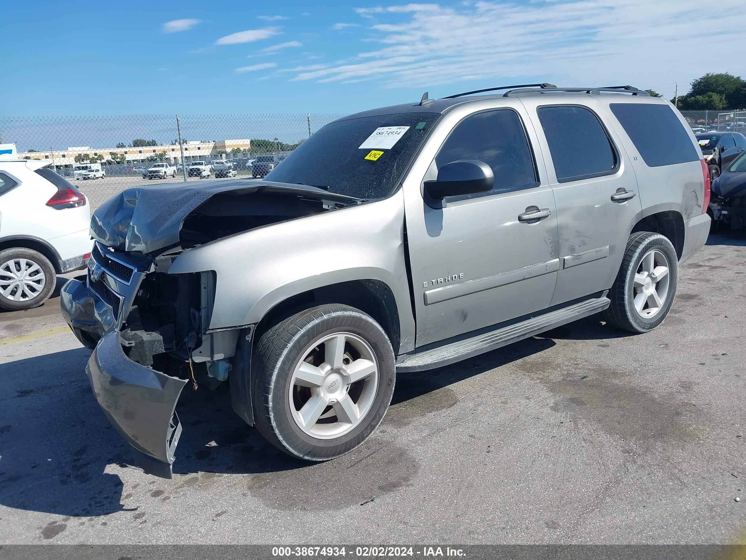 Photo 1 VIN: 1GNFC13J98R263825 - CHEVROLET TAHOE 